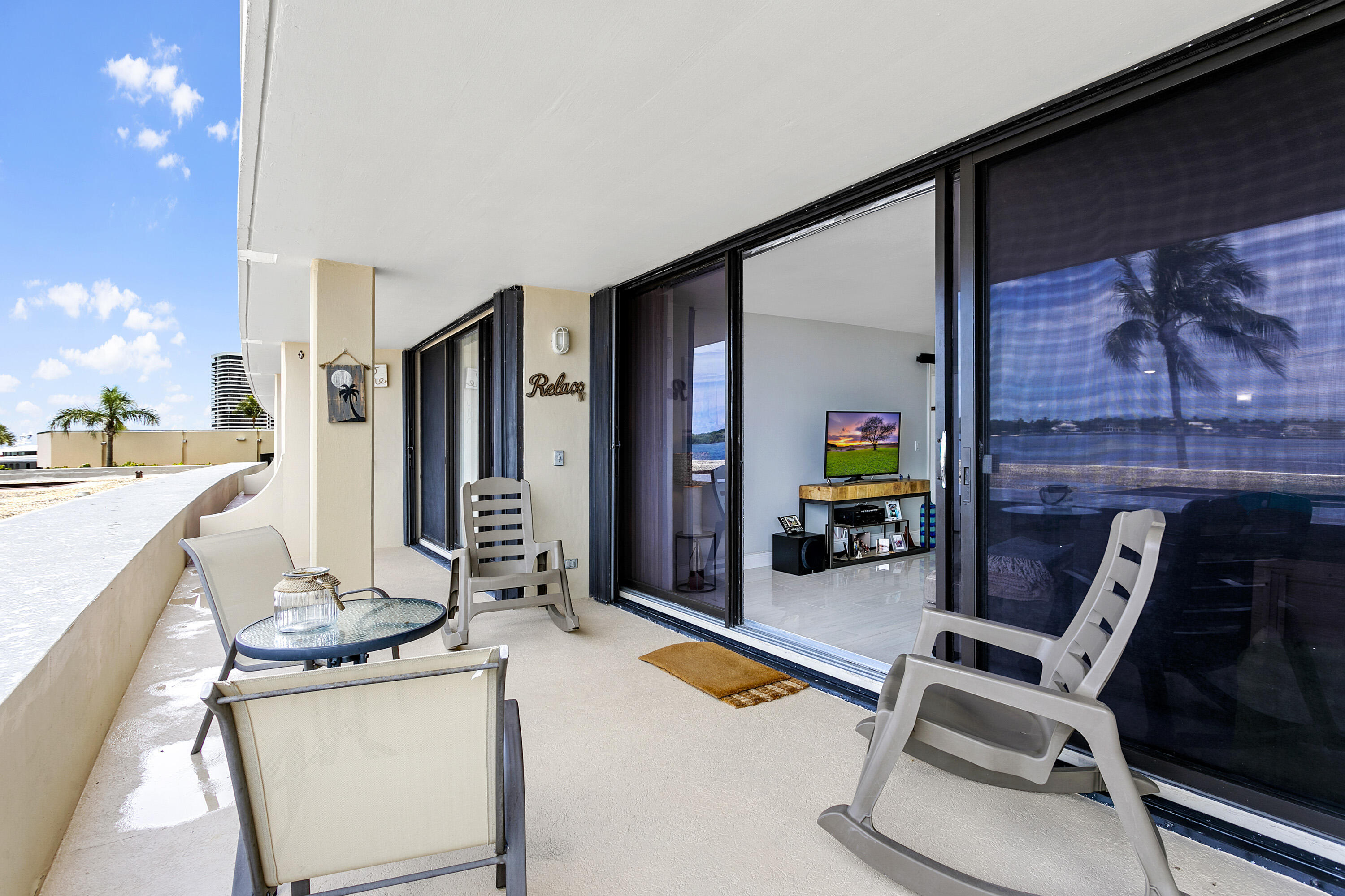 132 LAKESHORE #220, North Palm Beach FL 33408