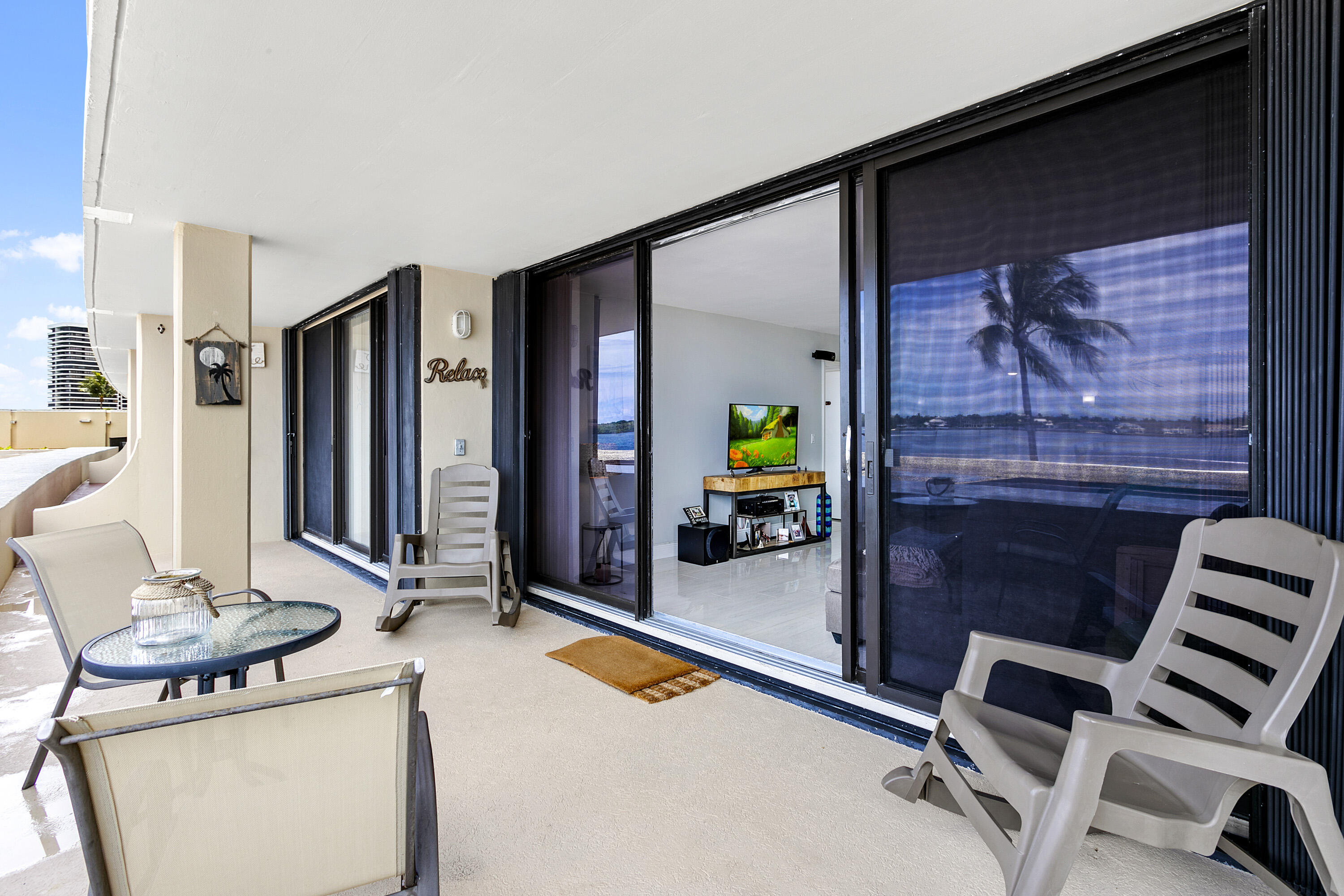 132 LAKESHORE #220, North Palm Beach FL 33408