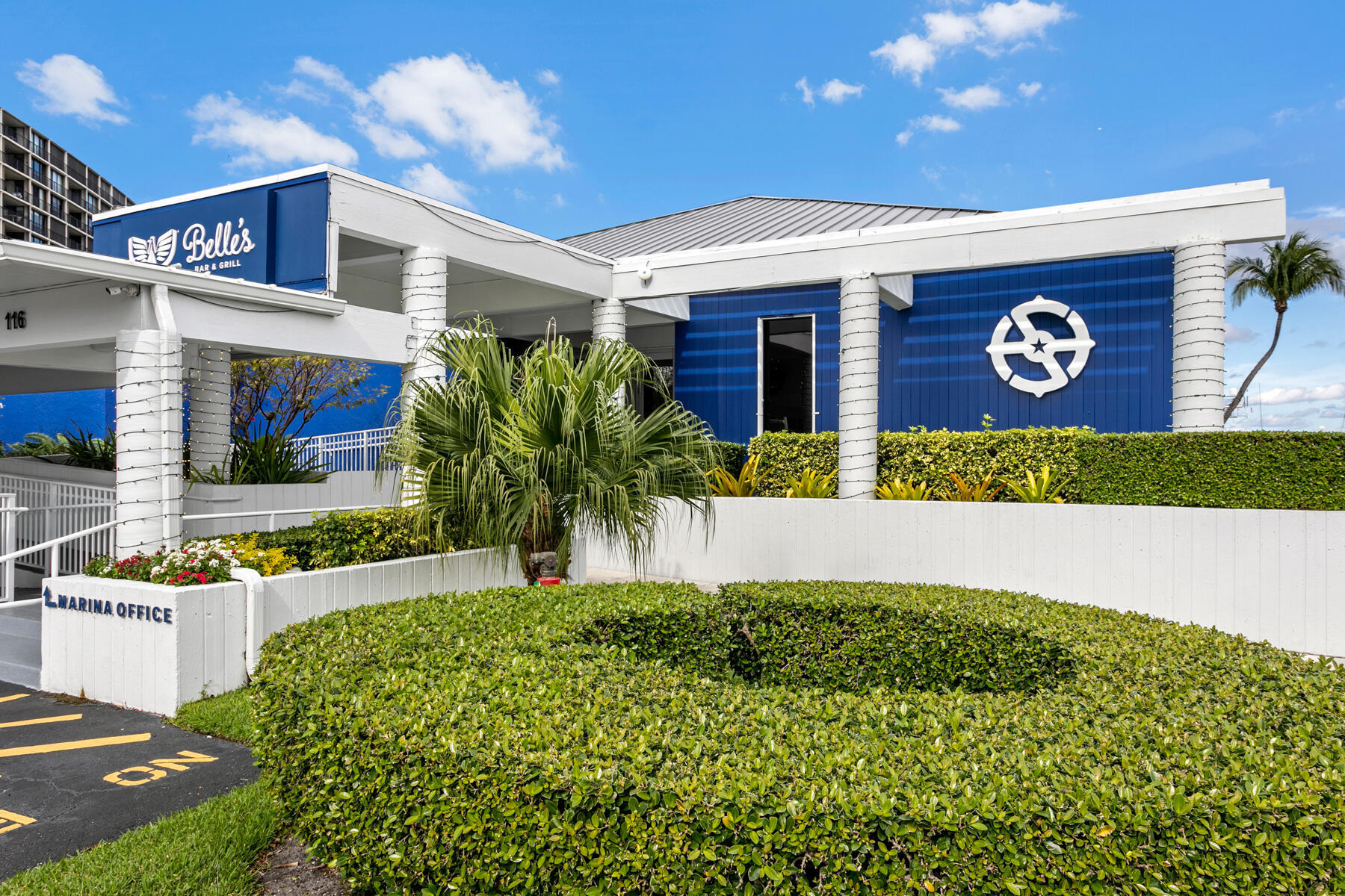 132 LAKESHORE #220, North Palm Beach FL 33408