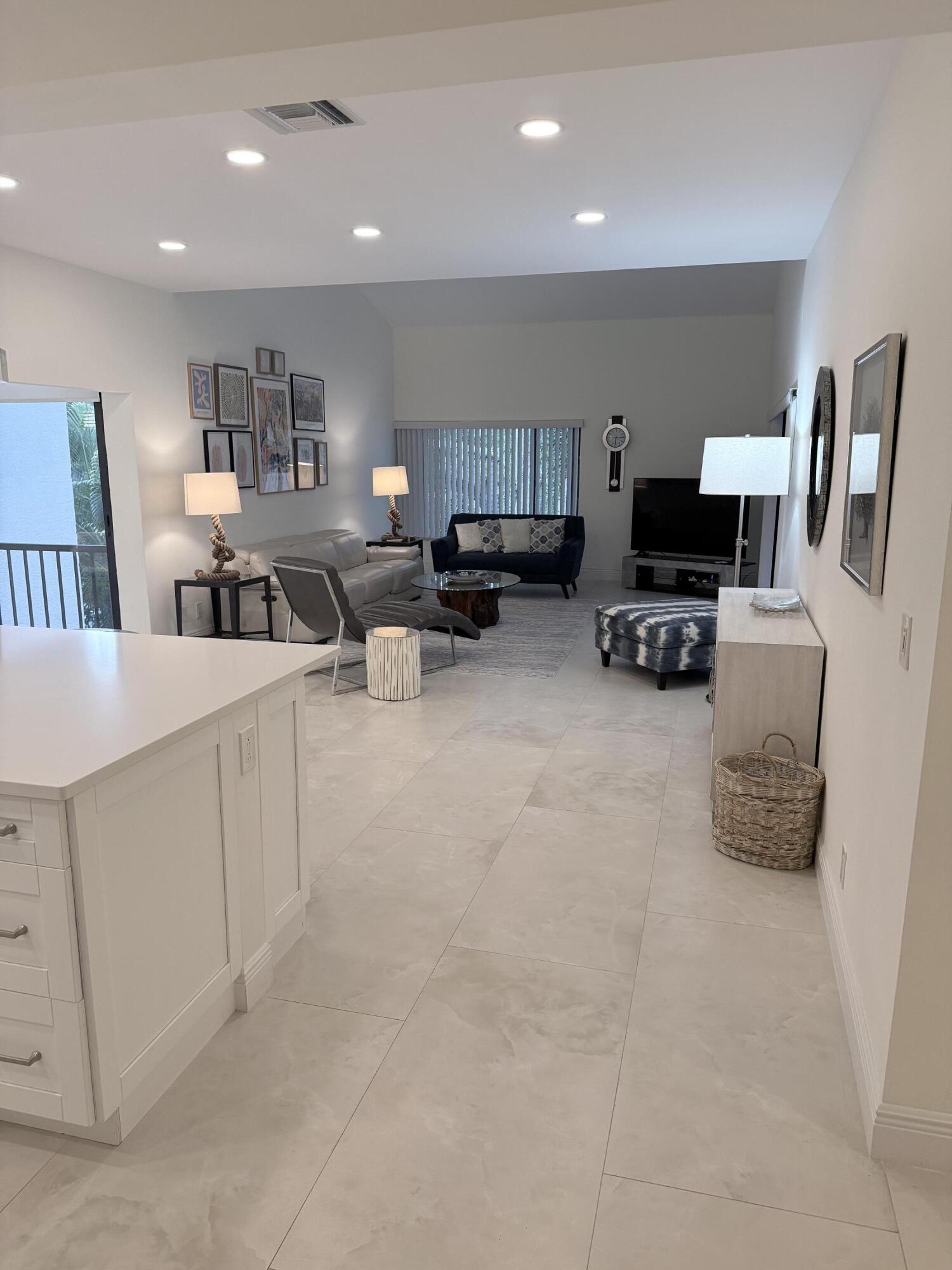 1640 Twelve Oaks #305, North Palm Beach FL 33408