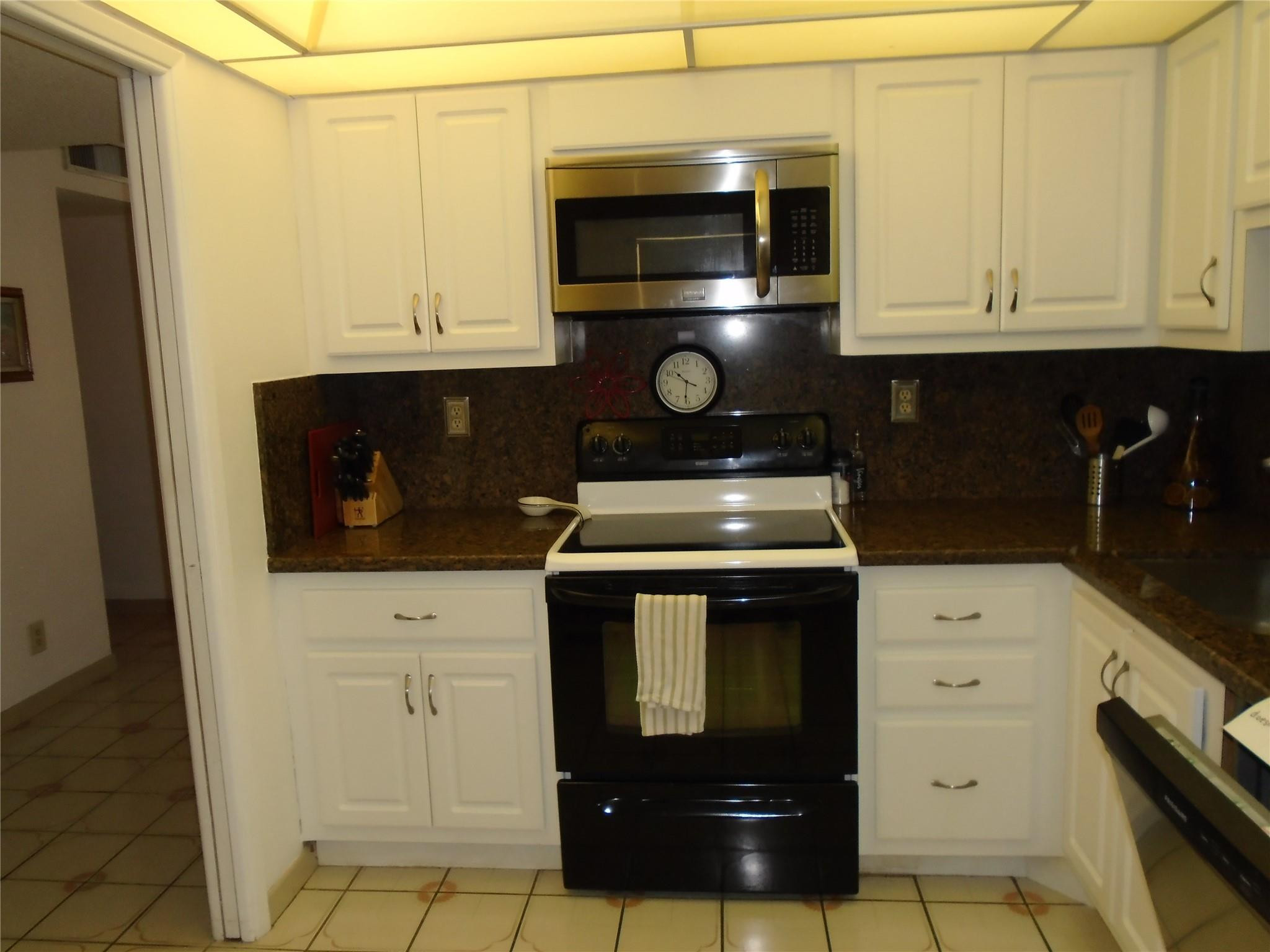 3165 NE 48TH #110, Lighthouse Point FL 33064