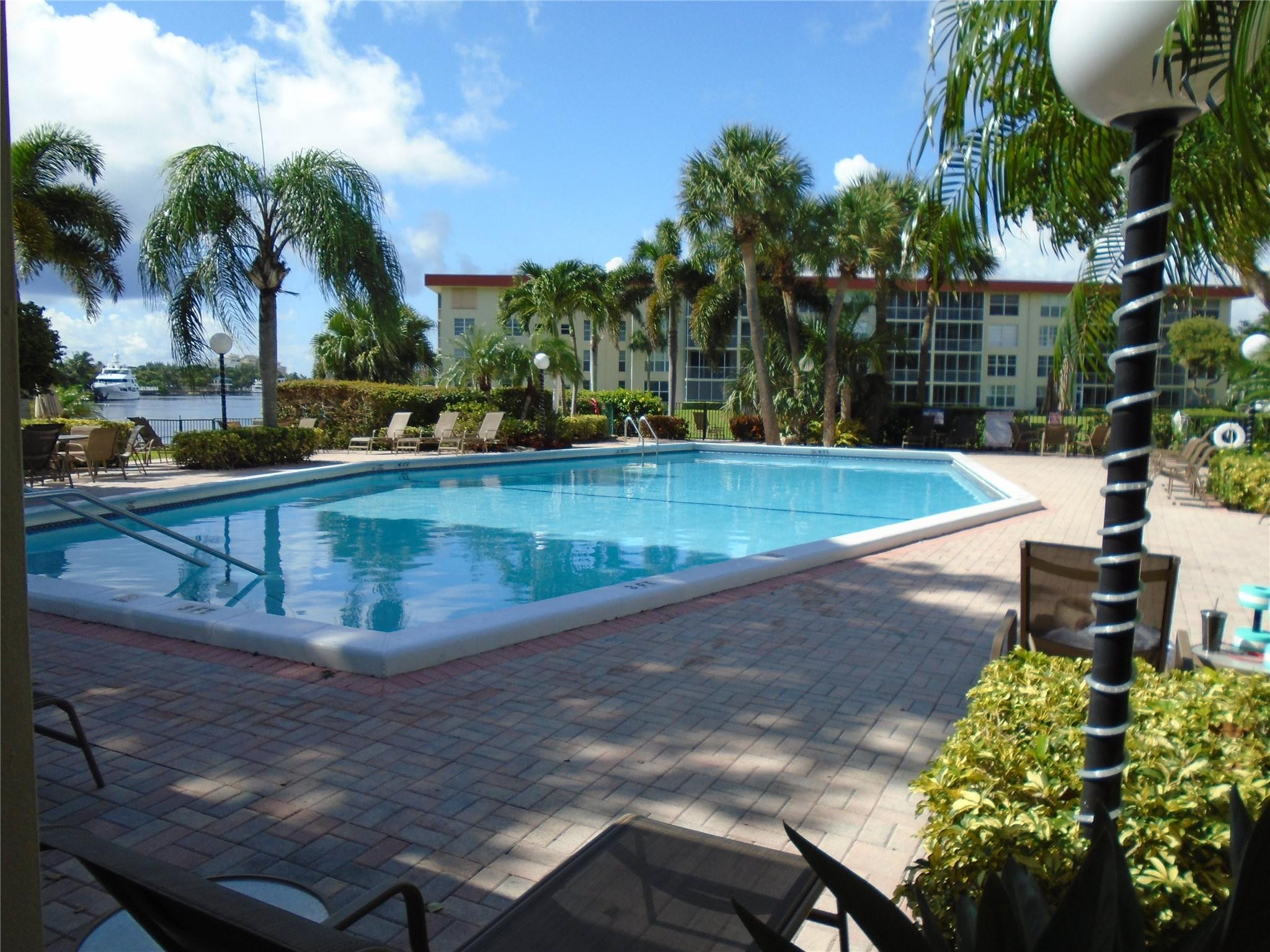 3165 NE 48TH #110, Lighthouse Point FL 33064