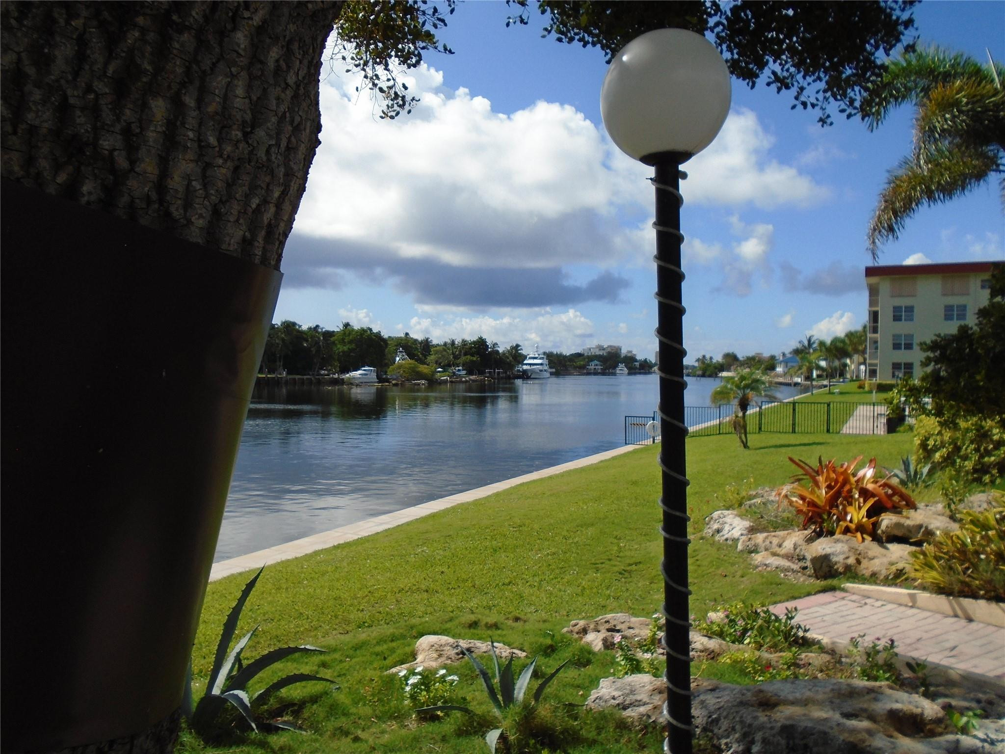 3165 NE 48TH #110, Lighthouse Point FL 33064