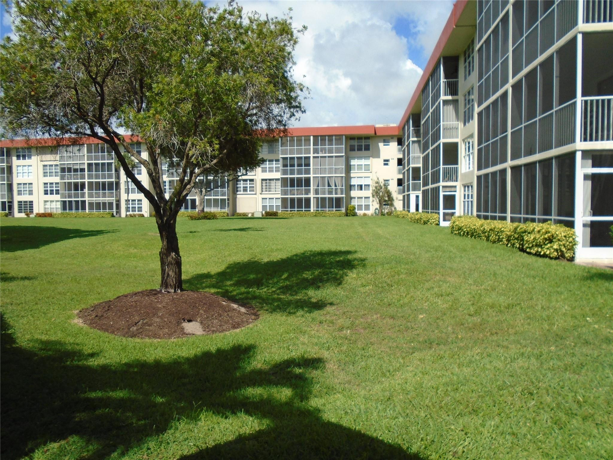 3165 NE 48TH #110, Lighthouse Point FL 33064