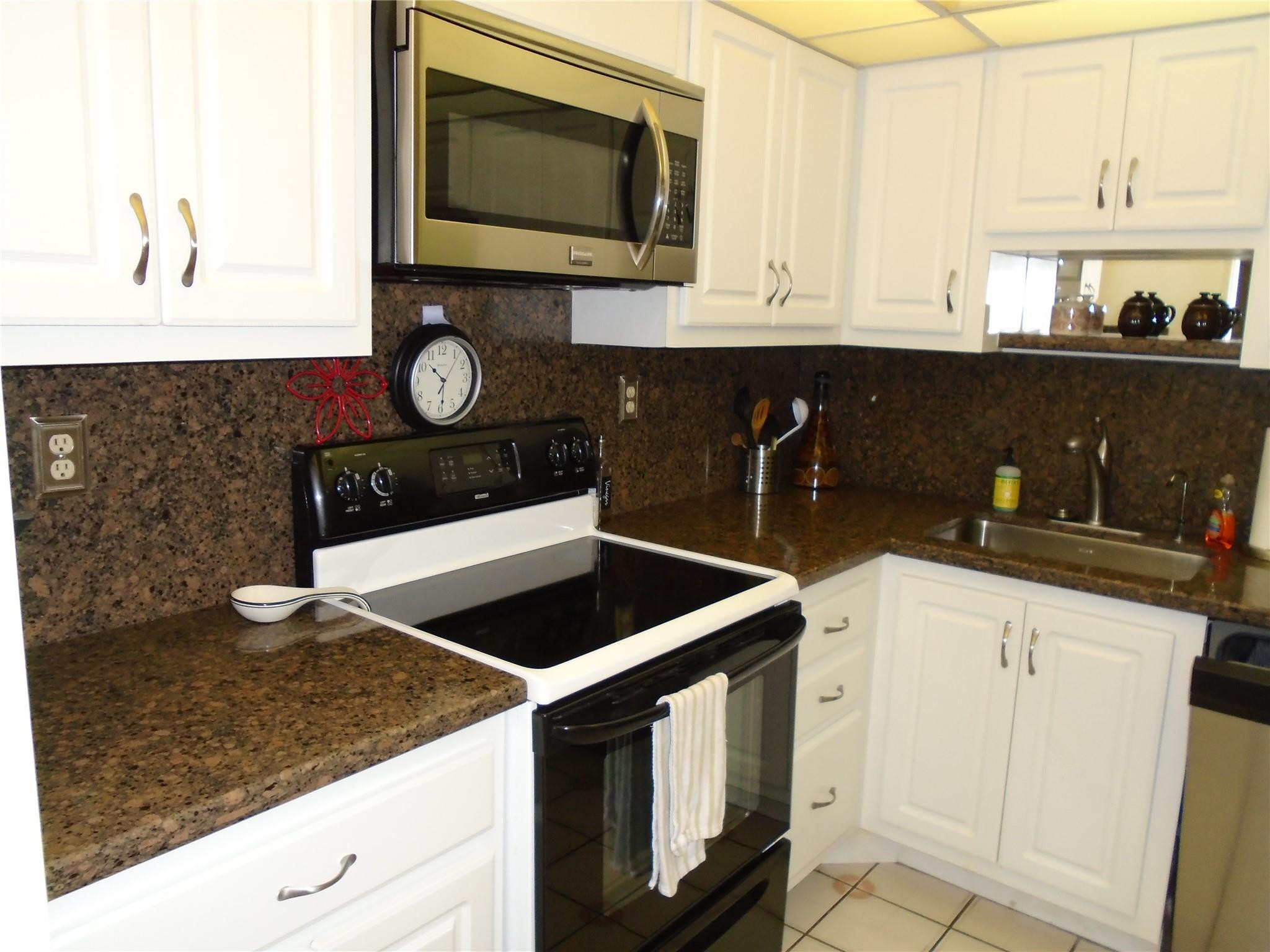 3165 NE 48TH #110, Lighthouse Point FL 33064
