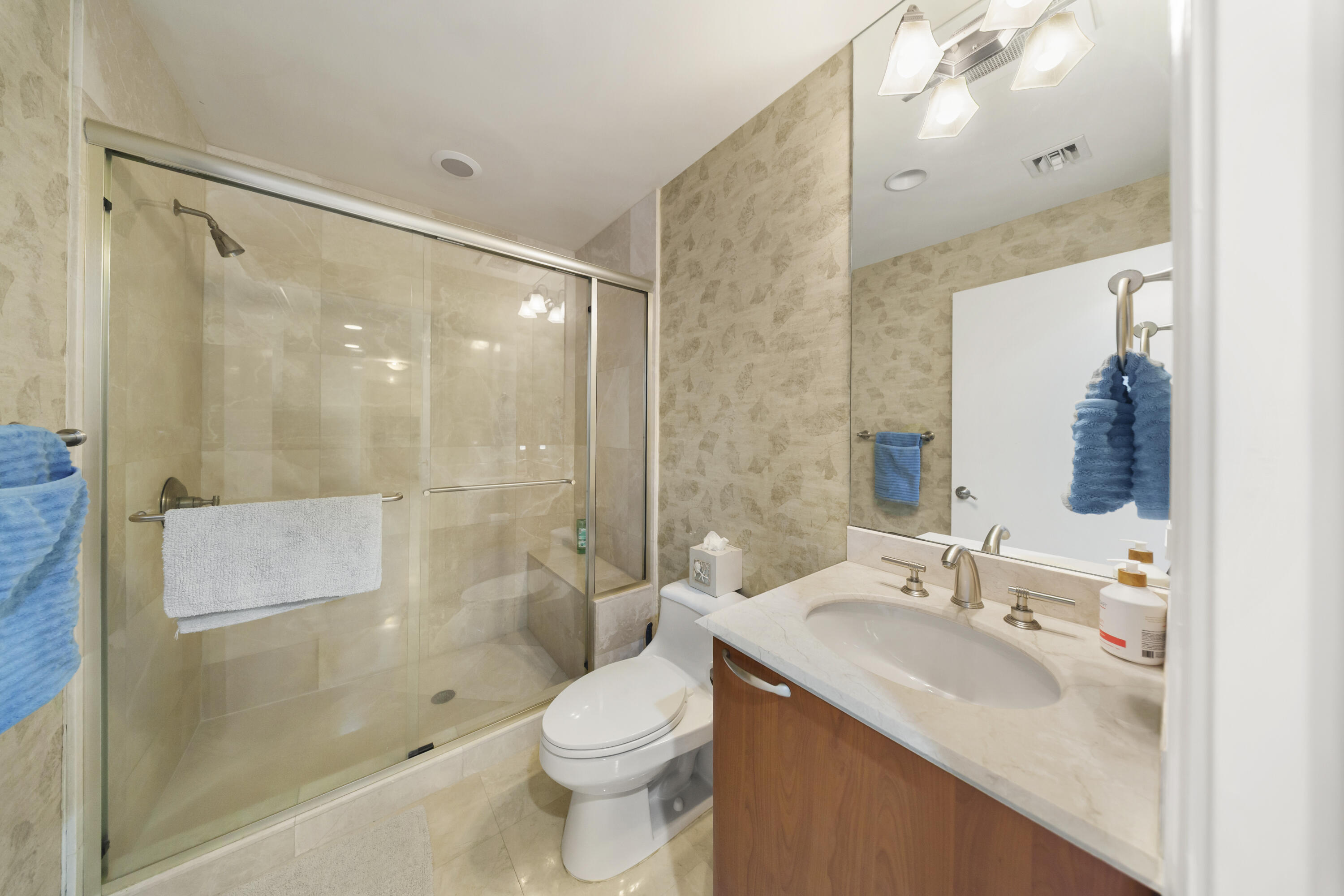 701 SE 21ST #302, Deerfield Beach FL 33441