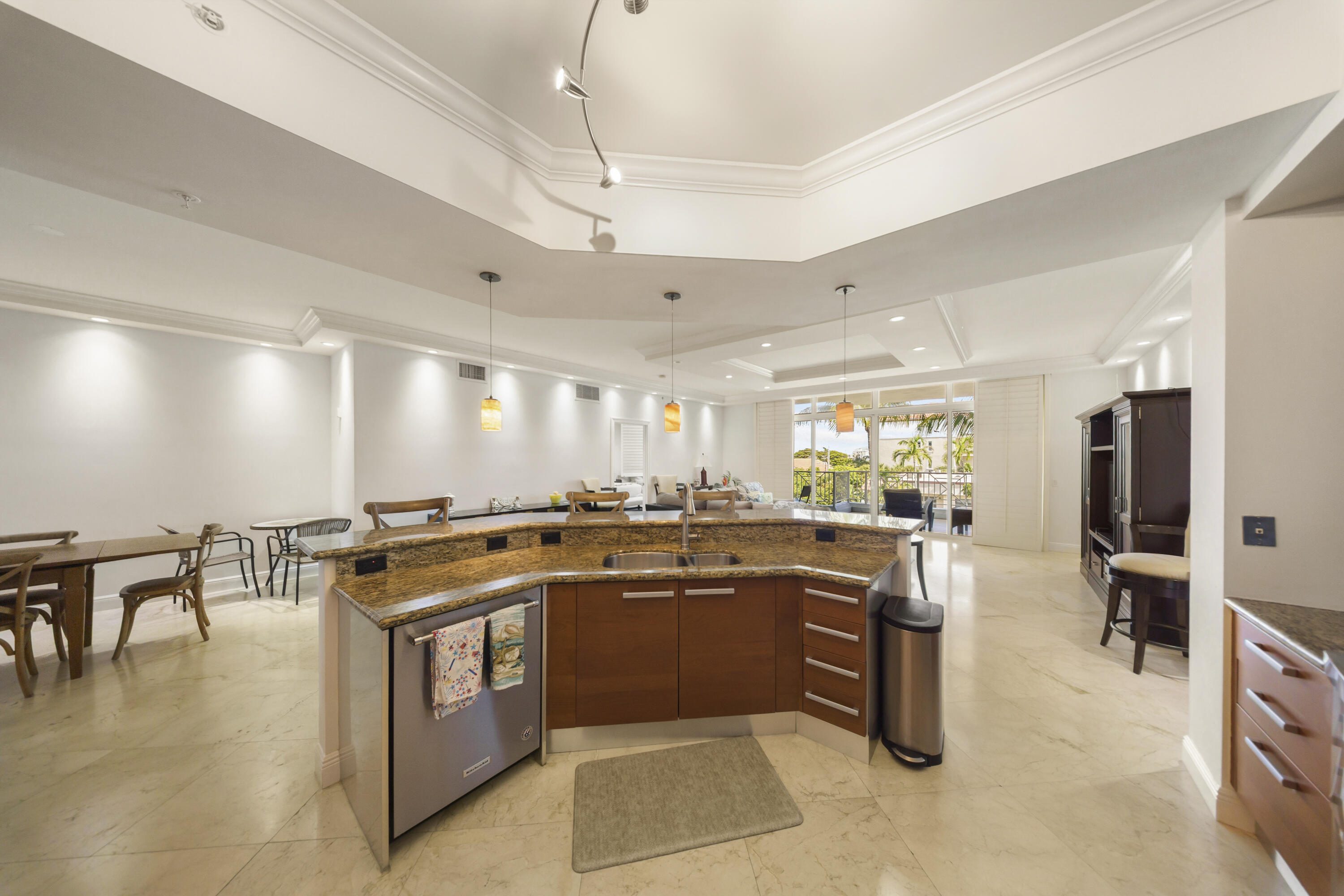 701 SE 21ST #302, Deerfield Beach FL 33441