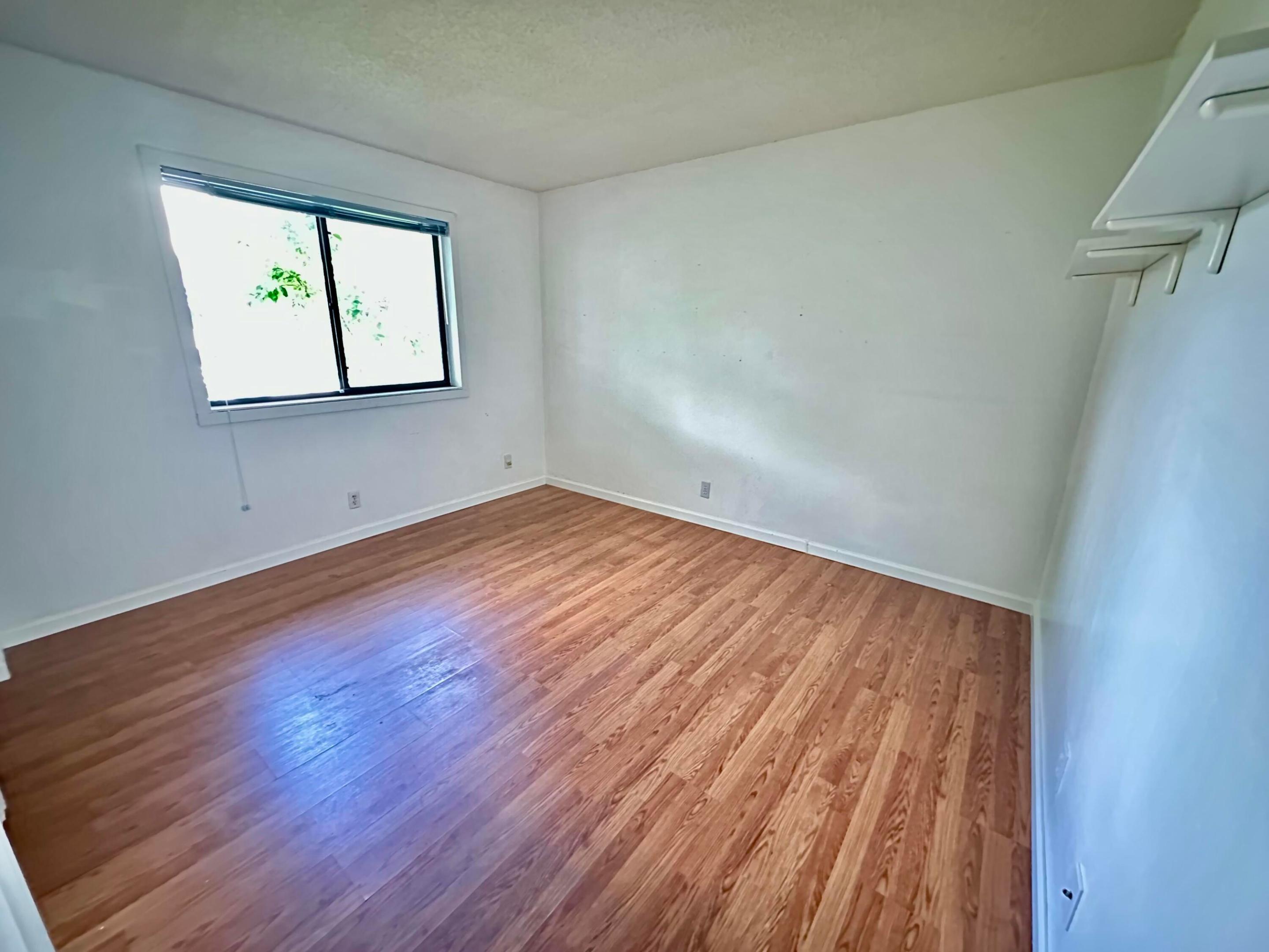 305 Lakeside, Sunrise FL 33326