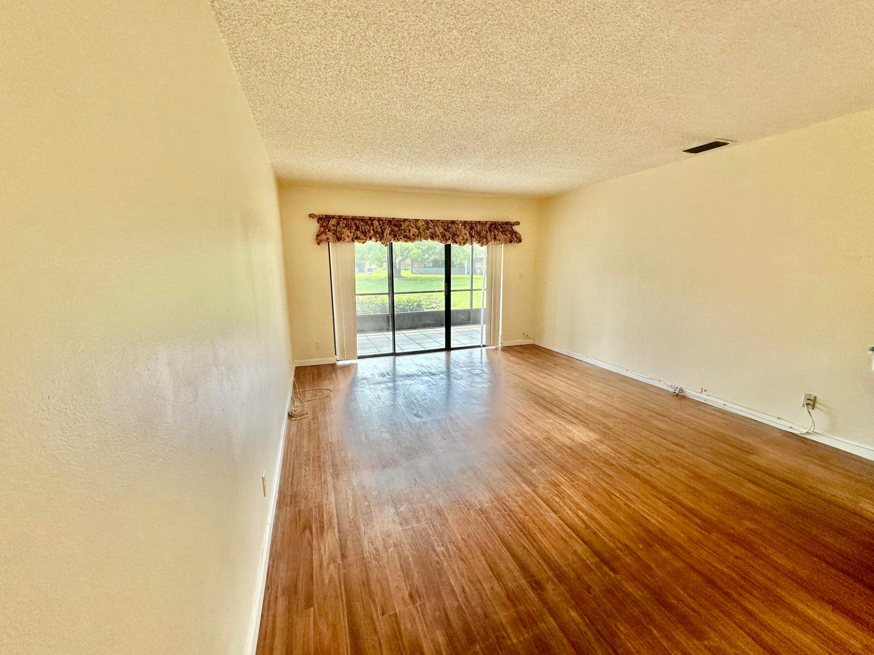 305 Lakeside, Sunrise FL 33326