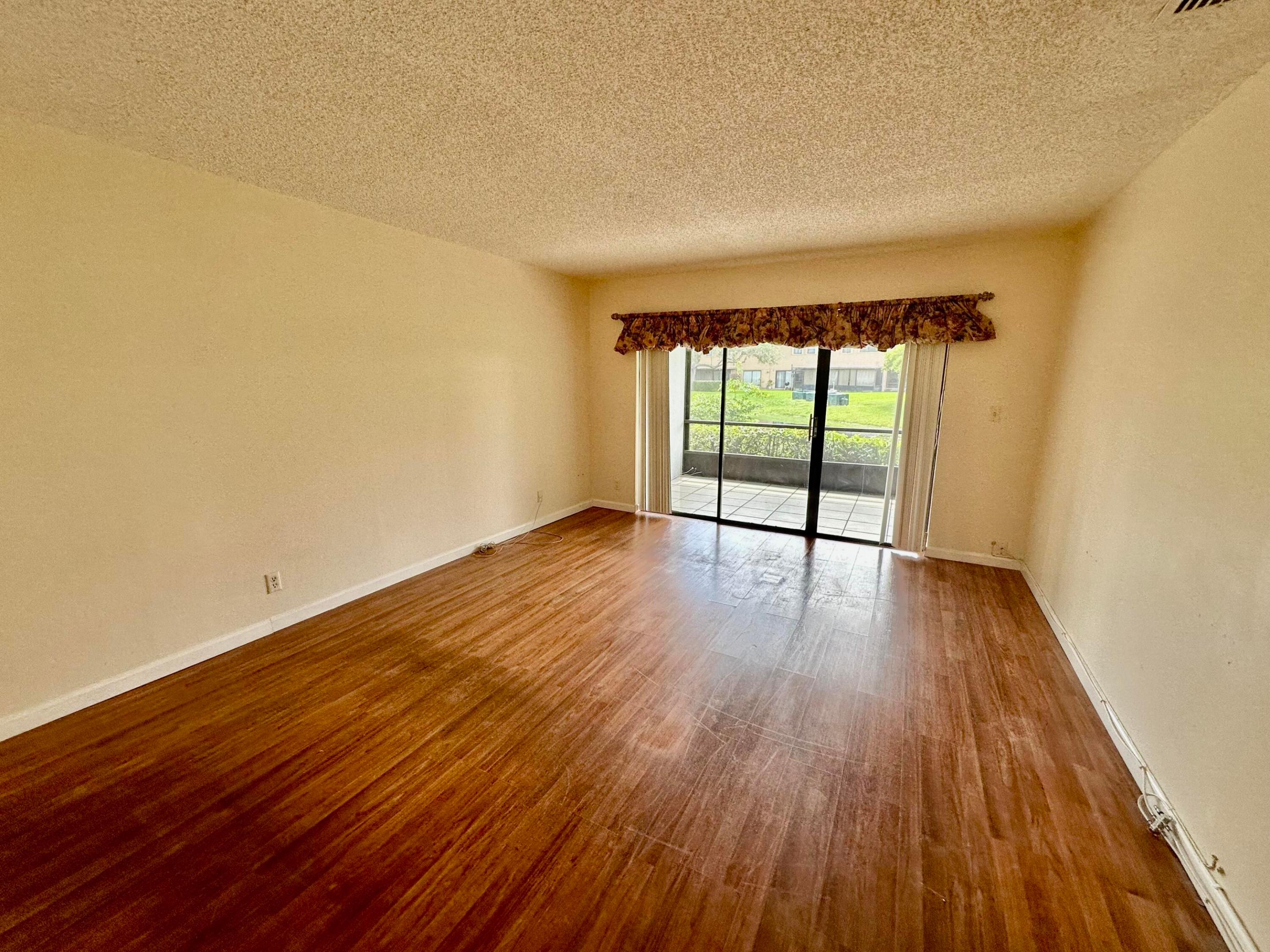 305 Lakeside, Sunrise FL 33326