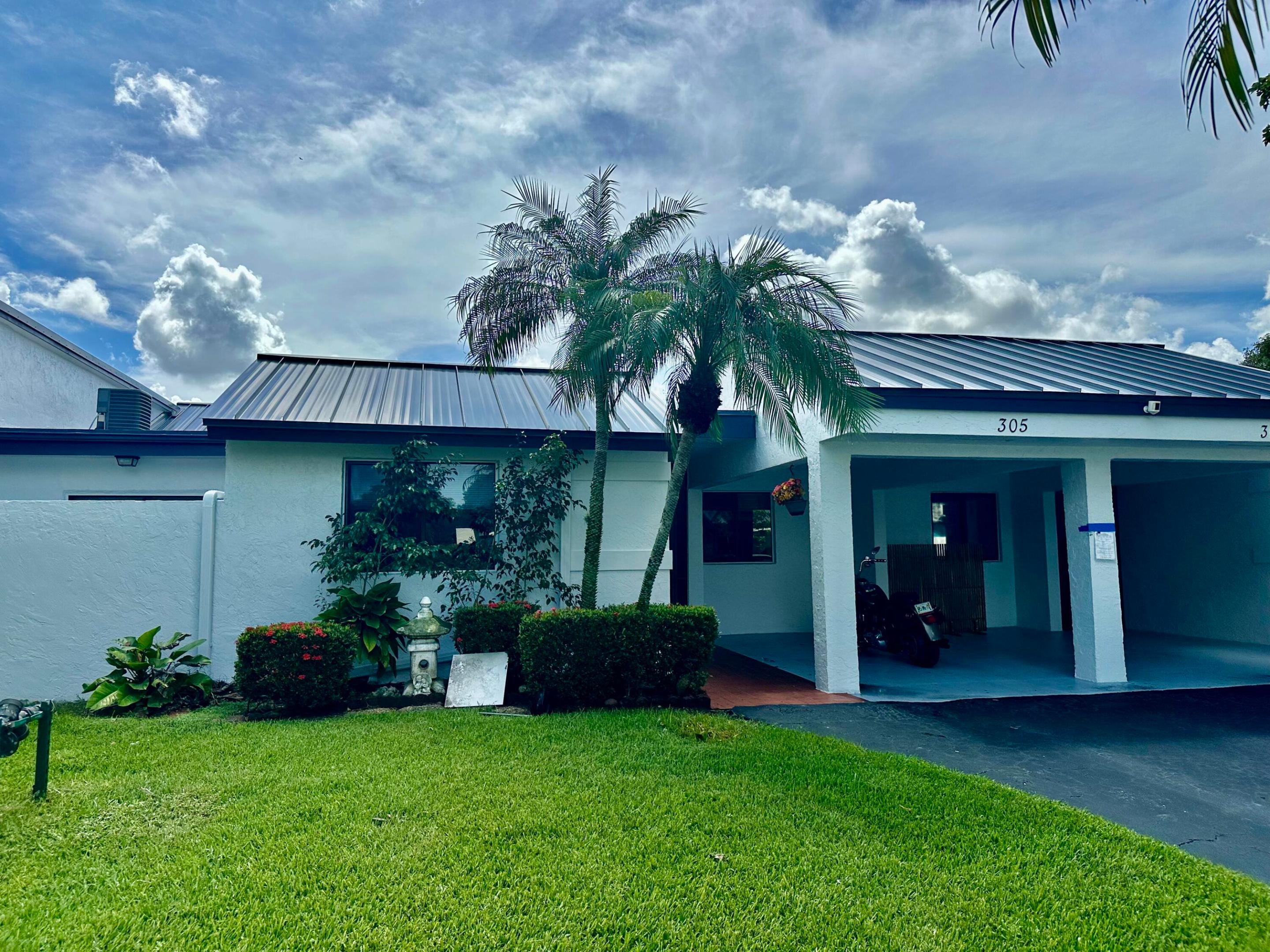305 Lakeside, Sunrise FL 33326