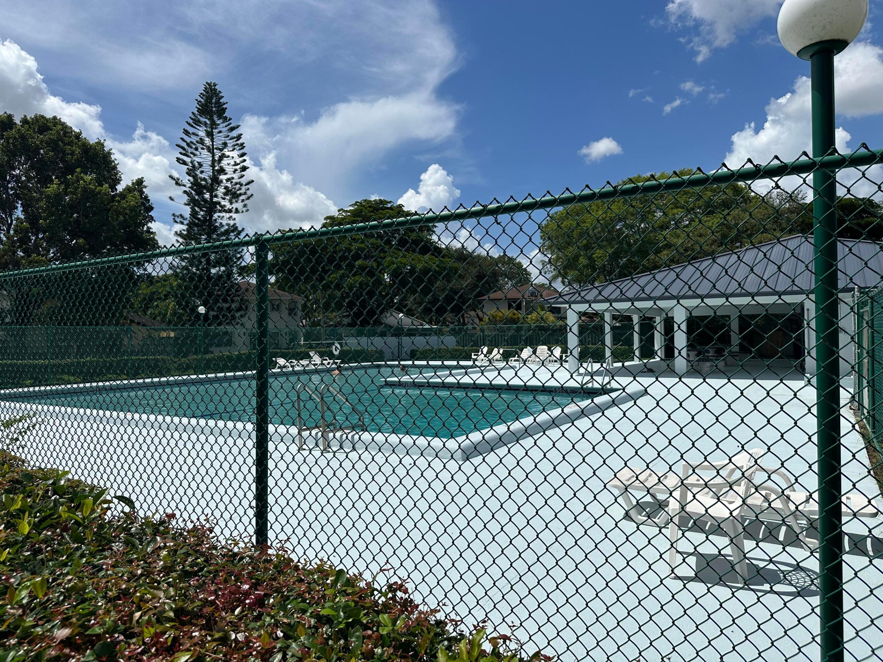 305 Lakeside, Sunrise FL 33326
