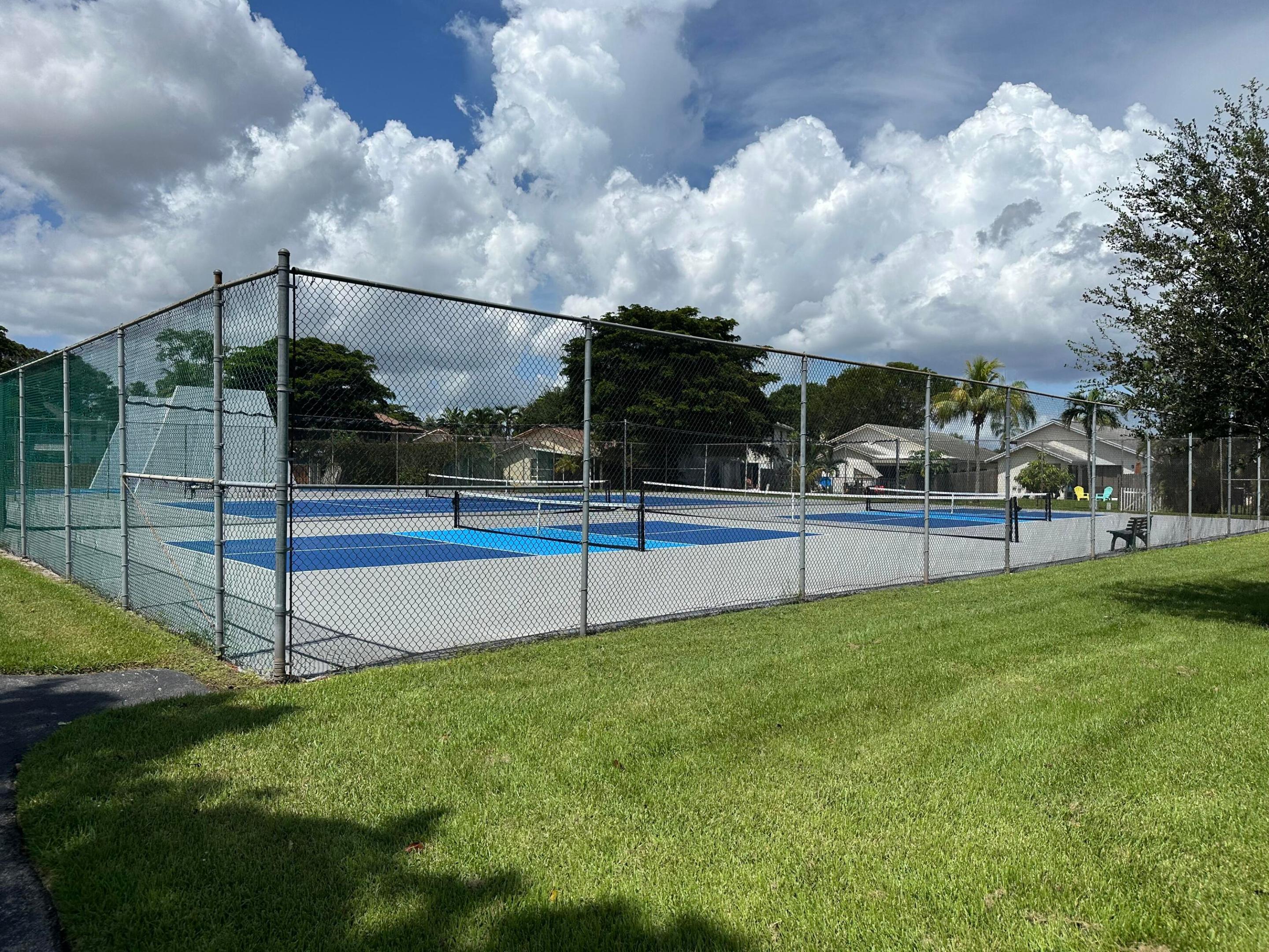 305 Lakeside, Sunrise FL 33326