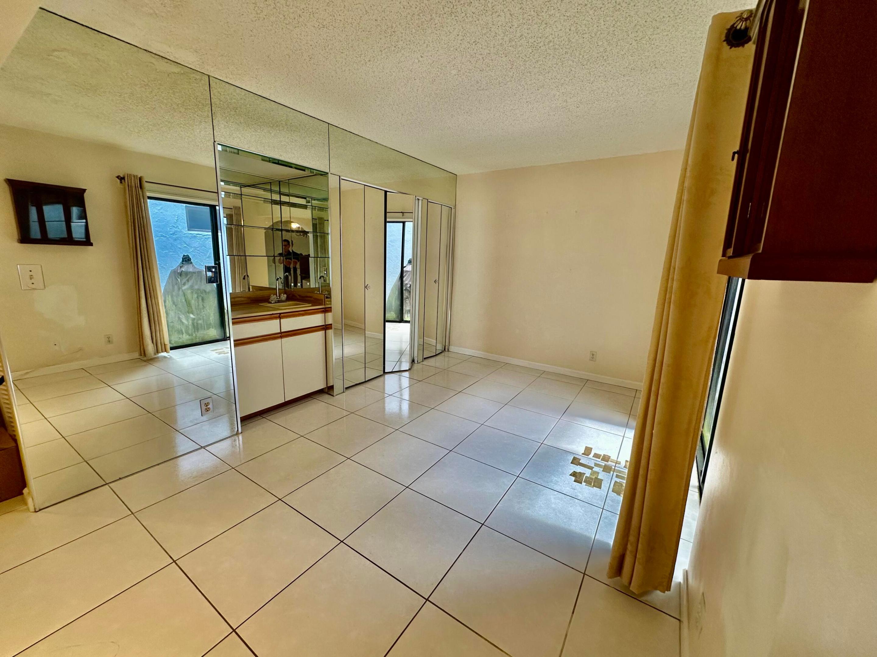 305 Lakeside, Sunrise FL 33326