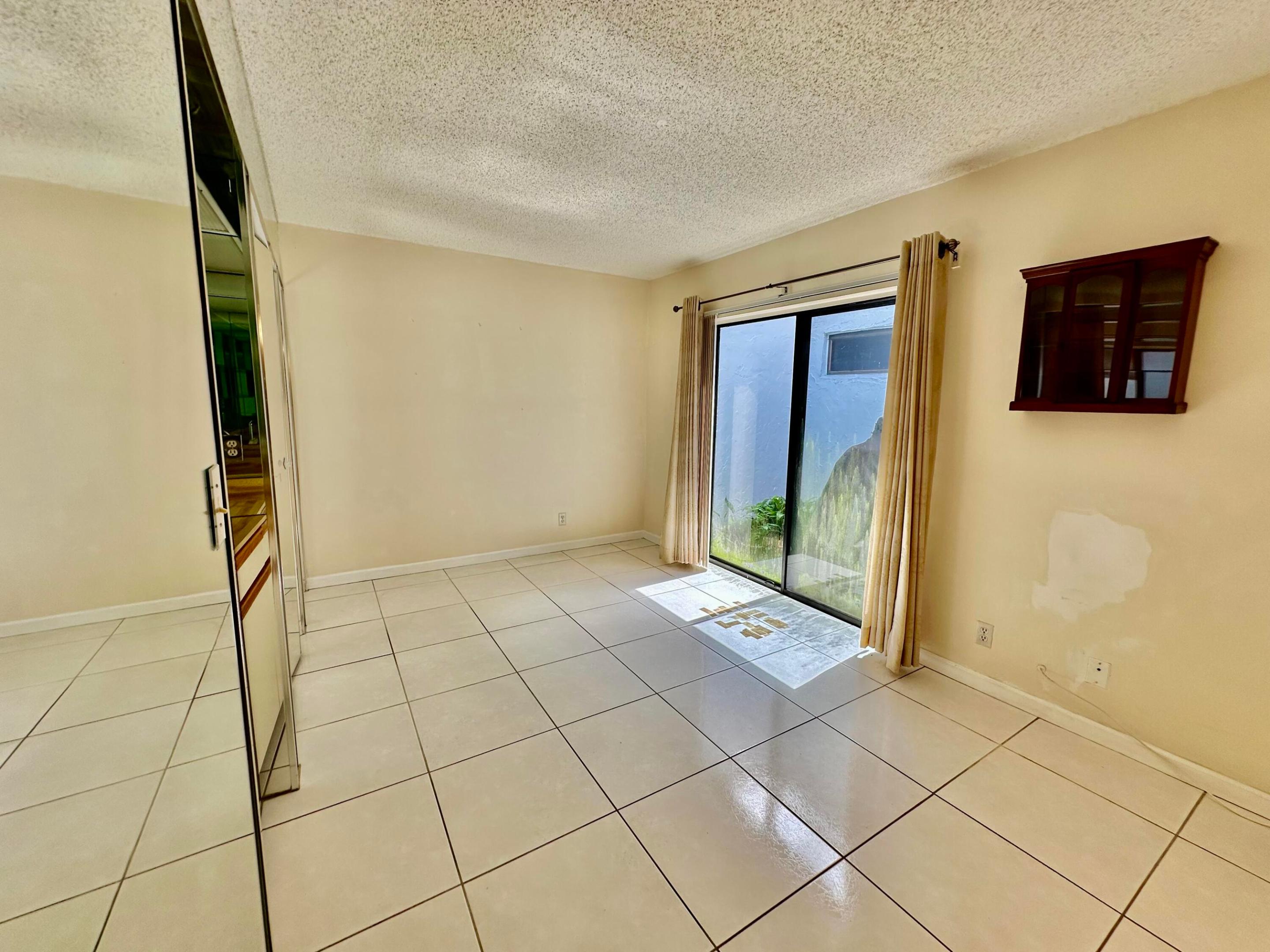 305 Lakeside, Sunrise FL 33326