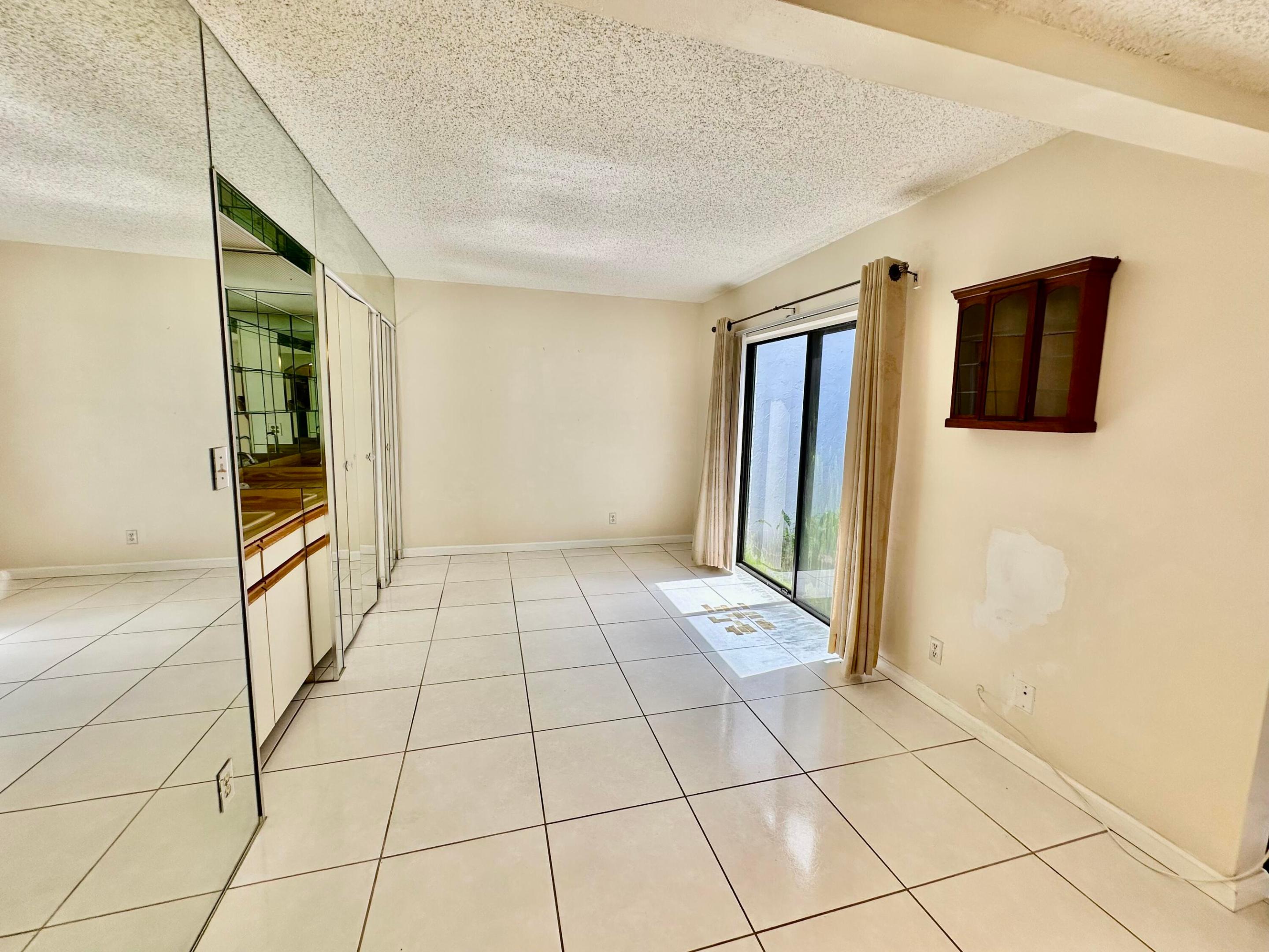 305 Lakeside, Sunrise FL 33326