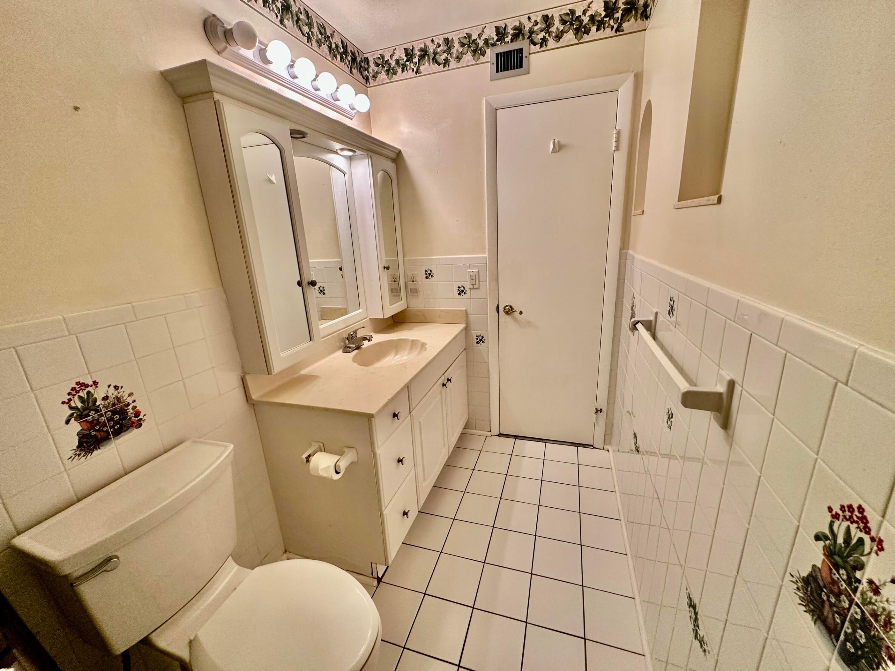 305 Lakeside, Sunrise FL 33326
