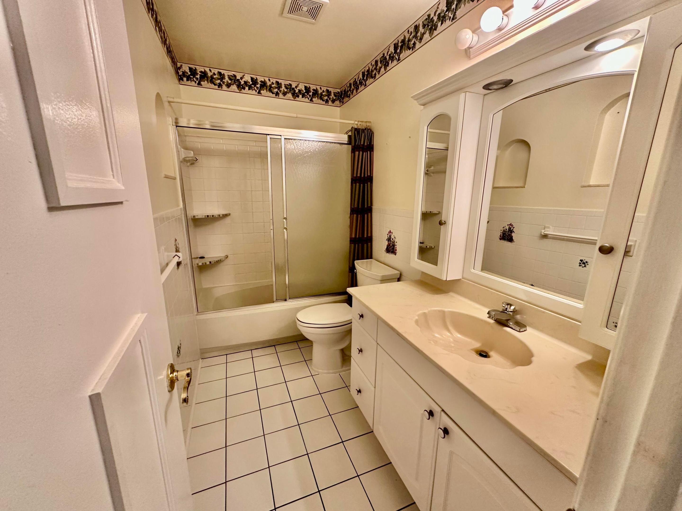 305 Lakeside, Sunrise FL 33326