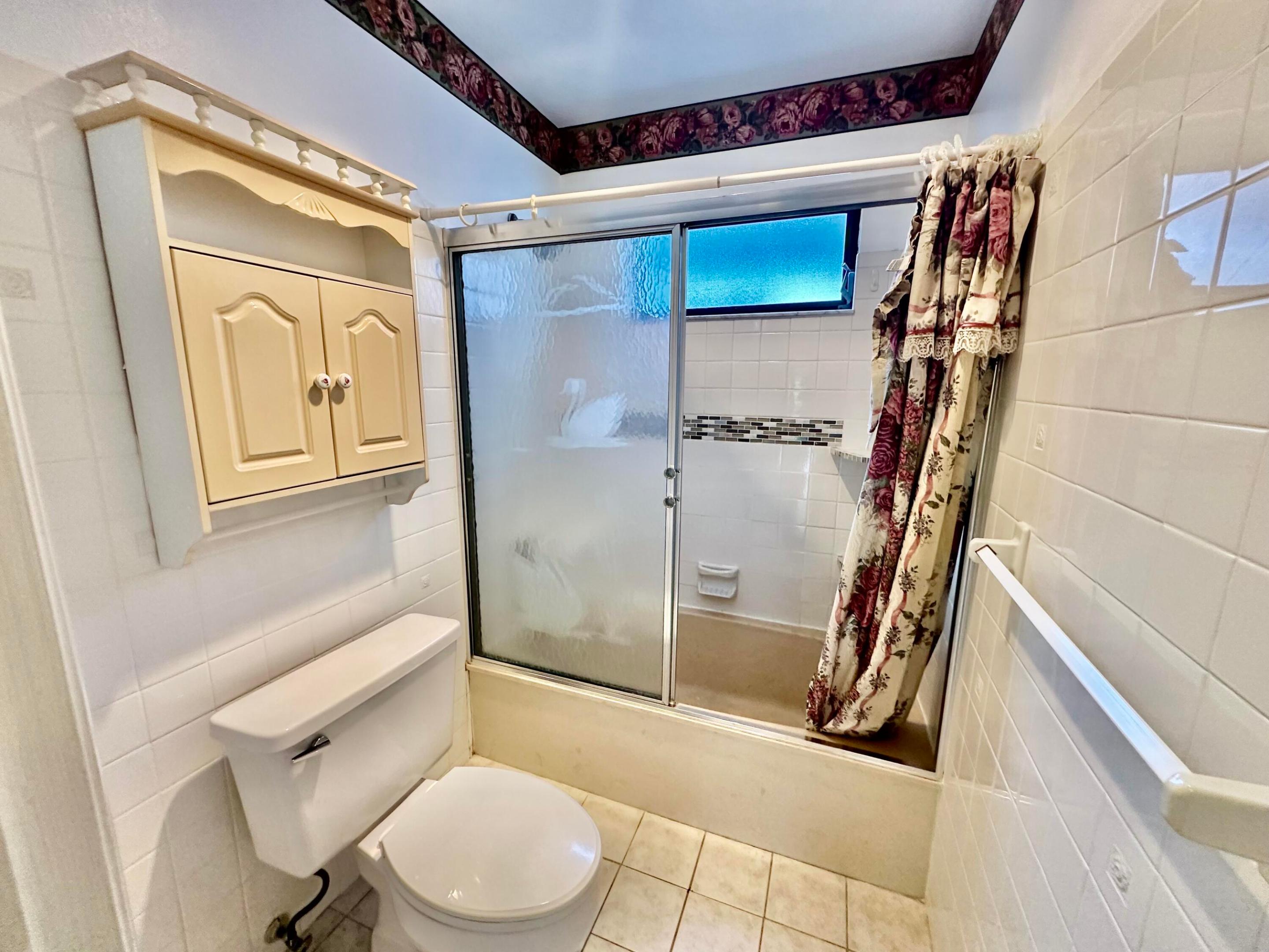 305 Lakeside, Sunrise FL 33326