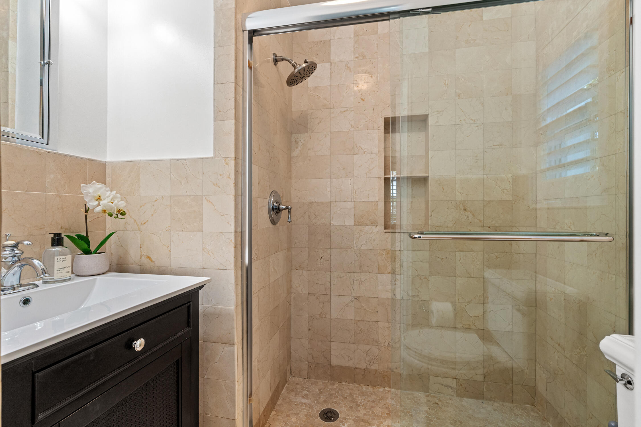 104 NE 17TH, Fort Lauderdale FL 33301