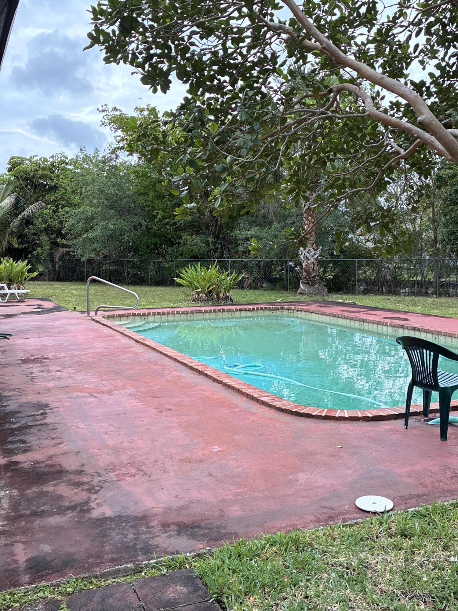 8350 NW 51ST, Lauderhill FL 33351