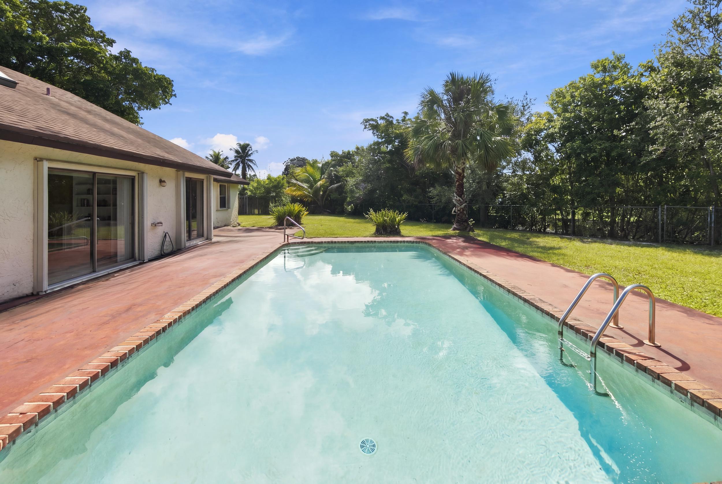 8350 NW 51ST, Lauderhill FL 33351