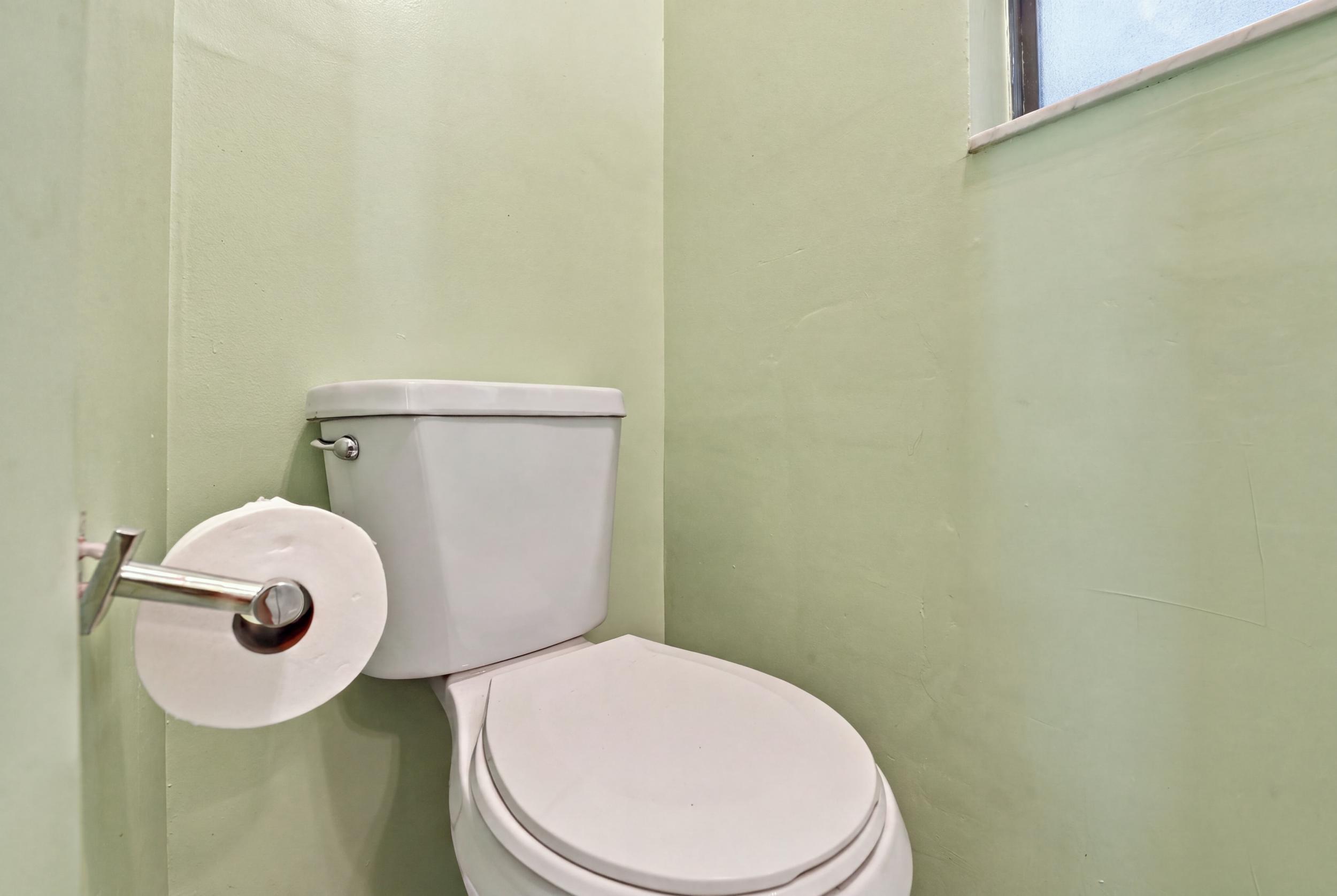8350 NW 51ST, Lauderhill FL 33351
