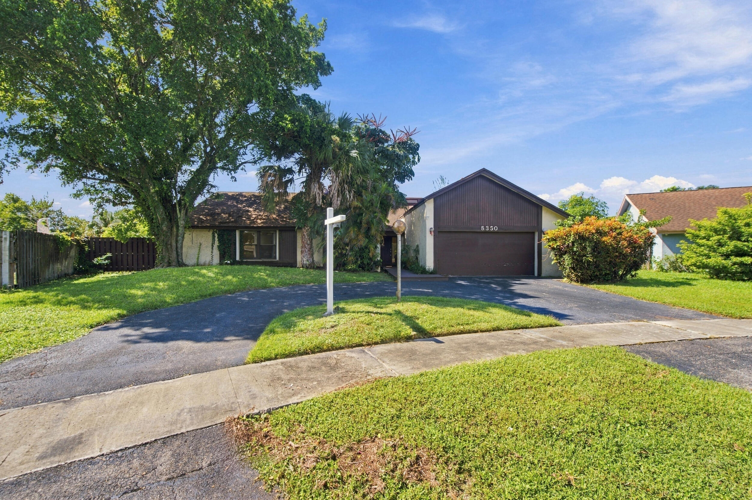8350 NW 51ST, Lauderhill FL 33351