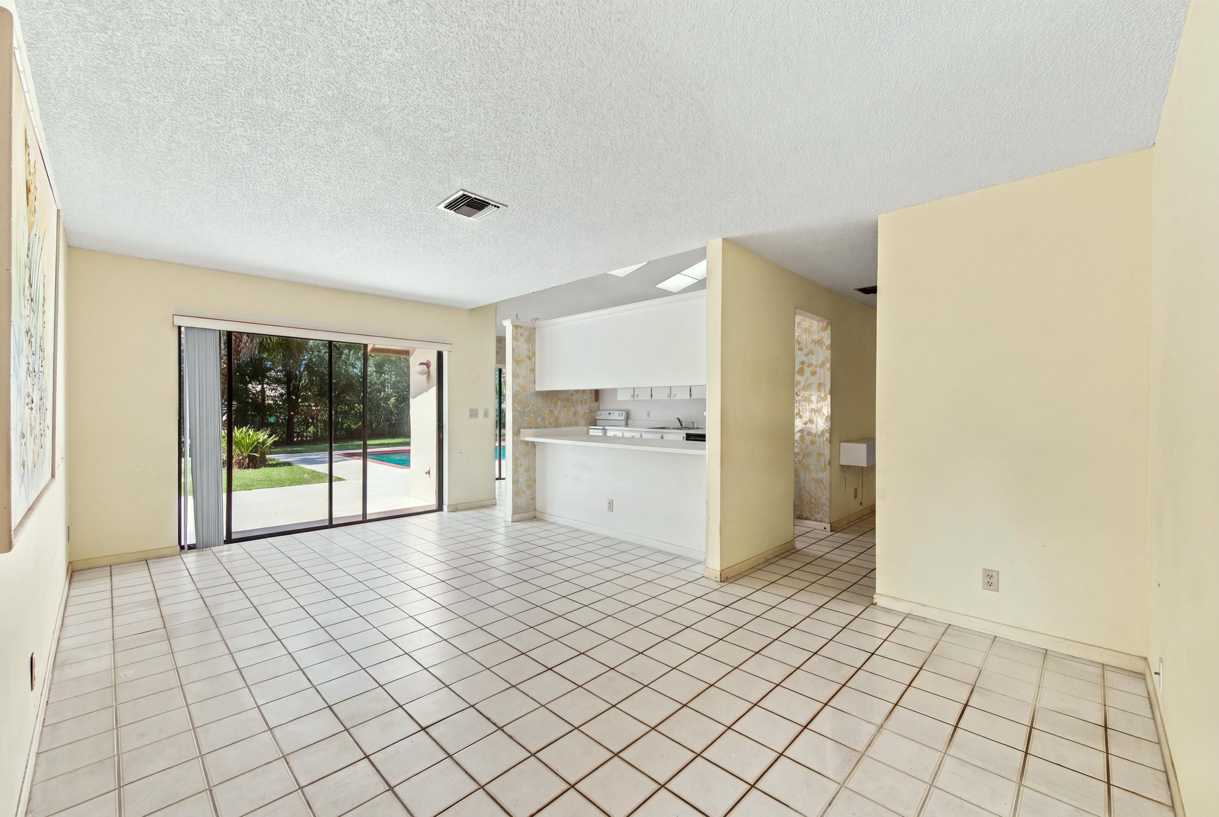 8350 NW 51ST, Lauderhill FL 33351