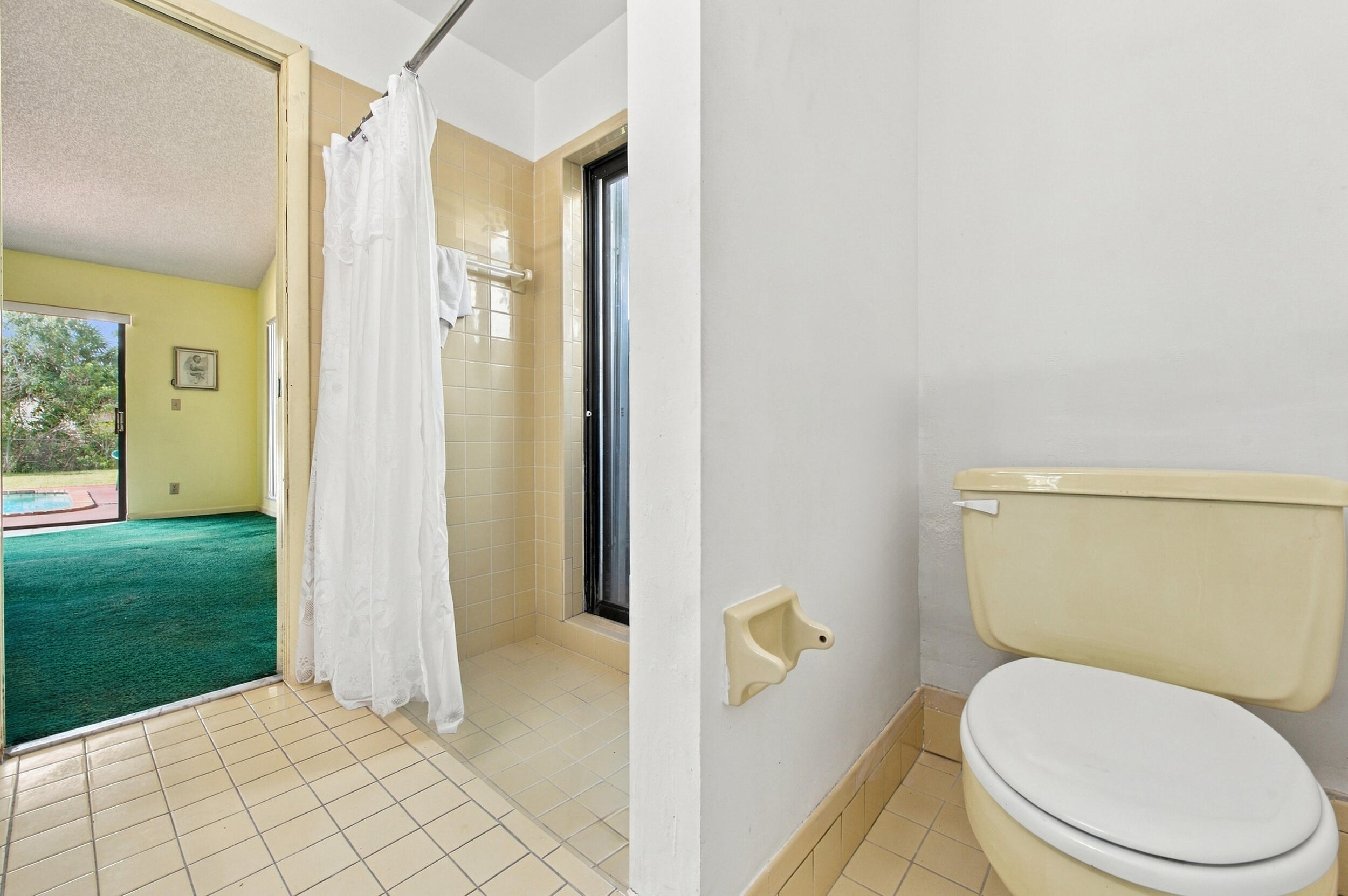 8350 NW 51ST, Lauderhill FL 33351