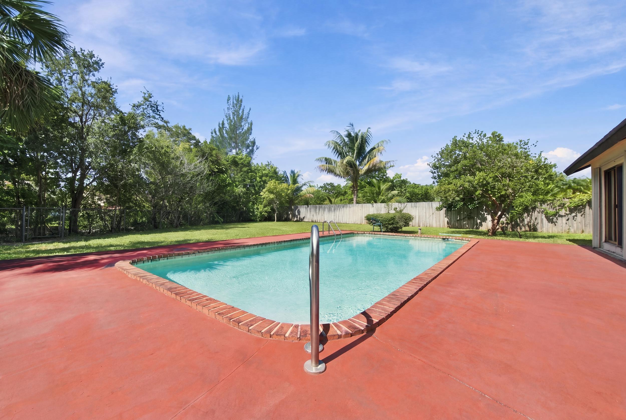 8350 NW 51ST, Lauderhill FL 33351