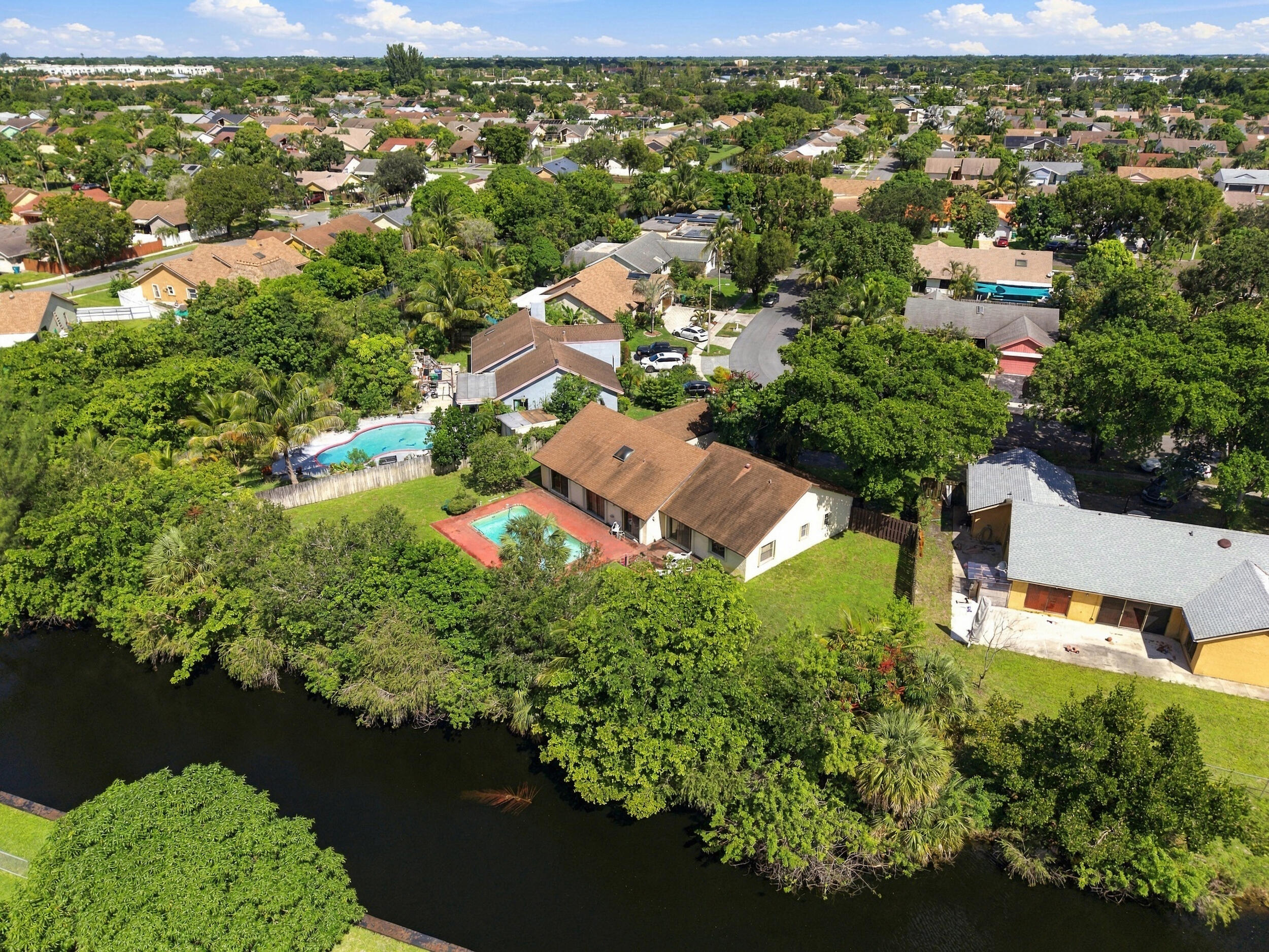 8350 NW 51ST, Lauderhill FL 33351