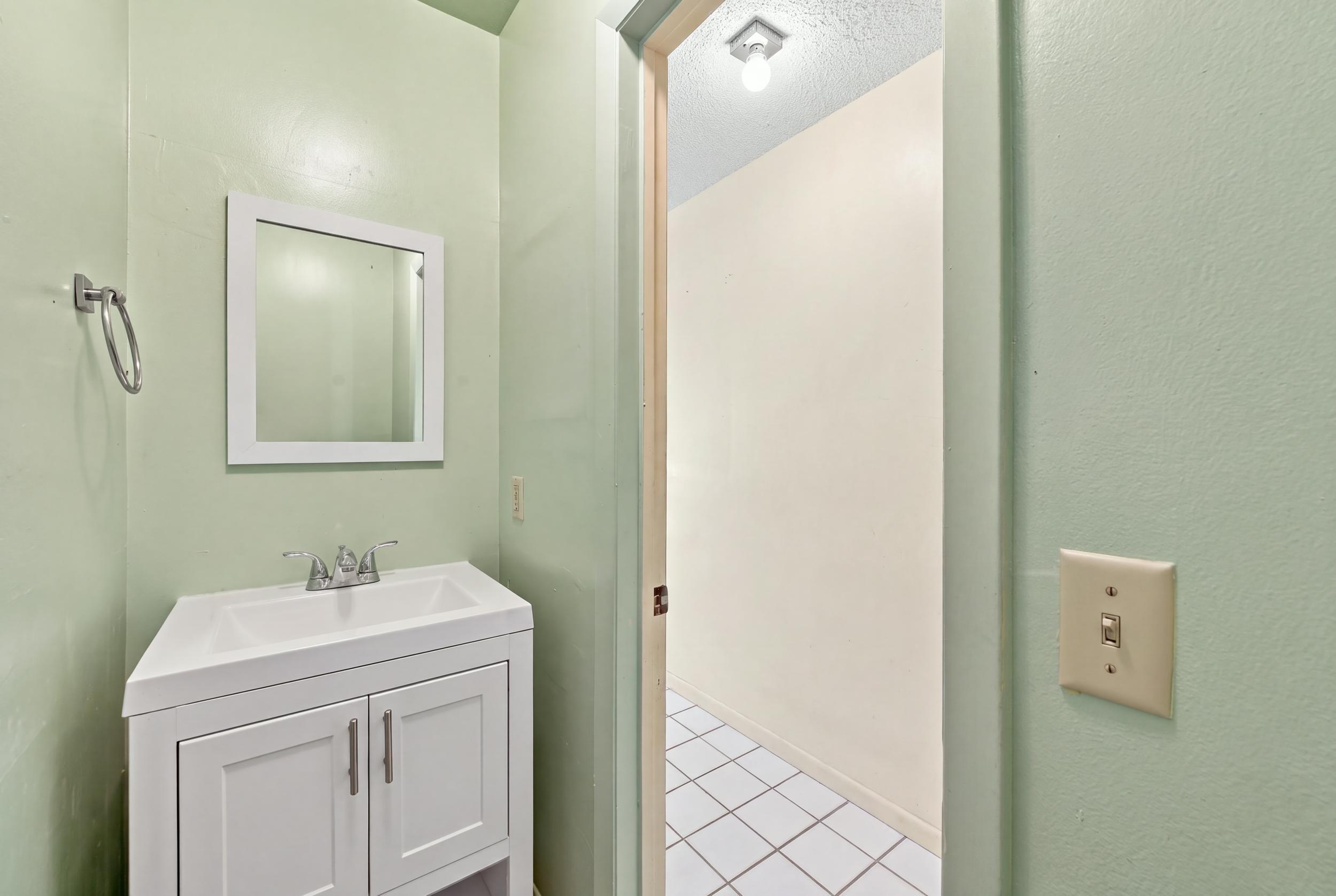 8350 NW 51ST, Lauderhill FL 33351
