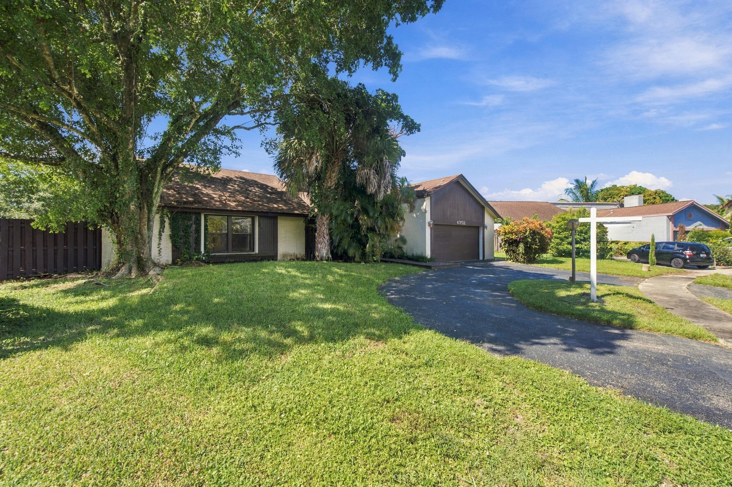 8350 NW 51ST, Lauderhill FL 33351