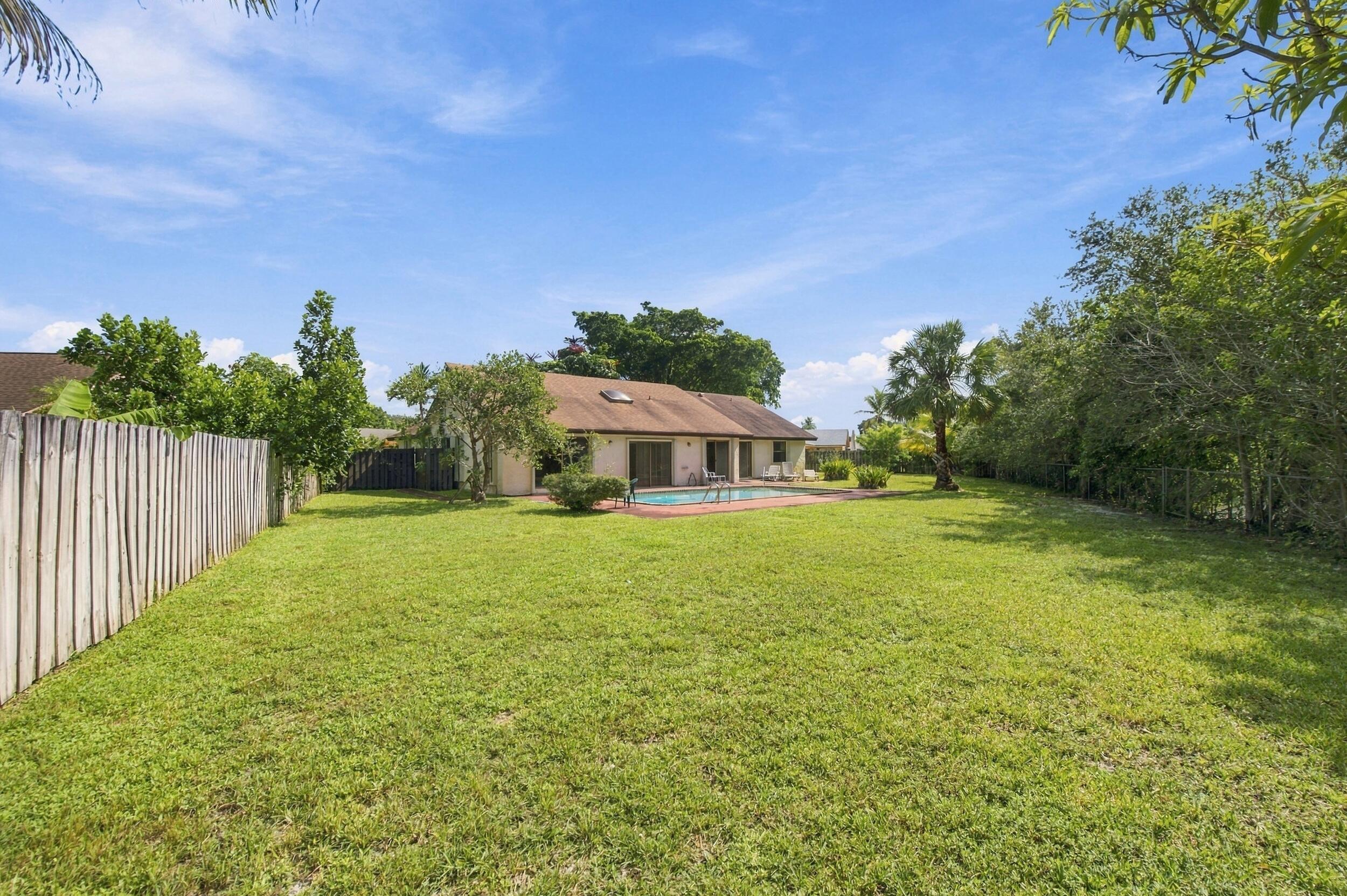 8350 NW 51ST, Lauderhill FL 33351