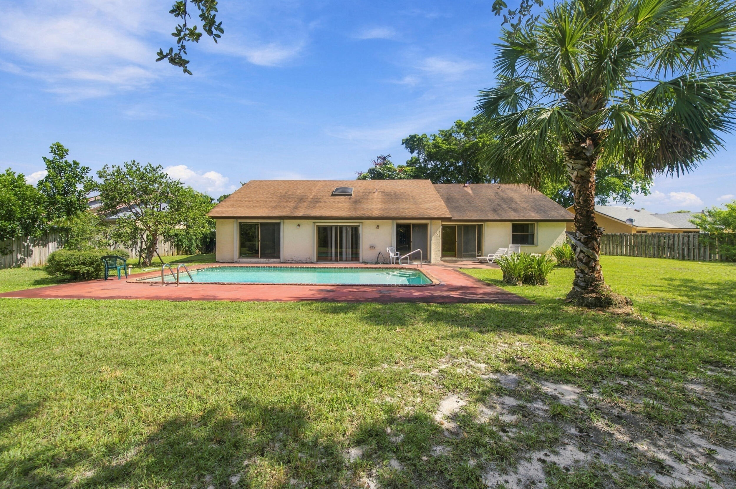 8350 NW 51ST, Lauderhill FL 33351
