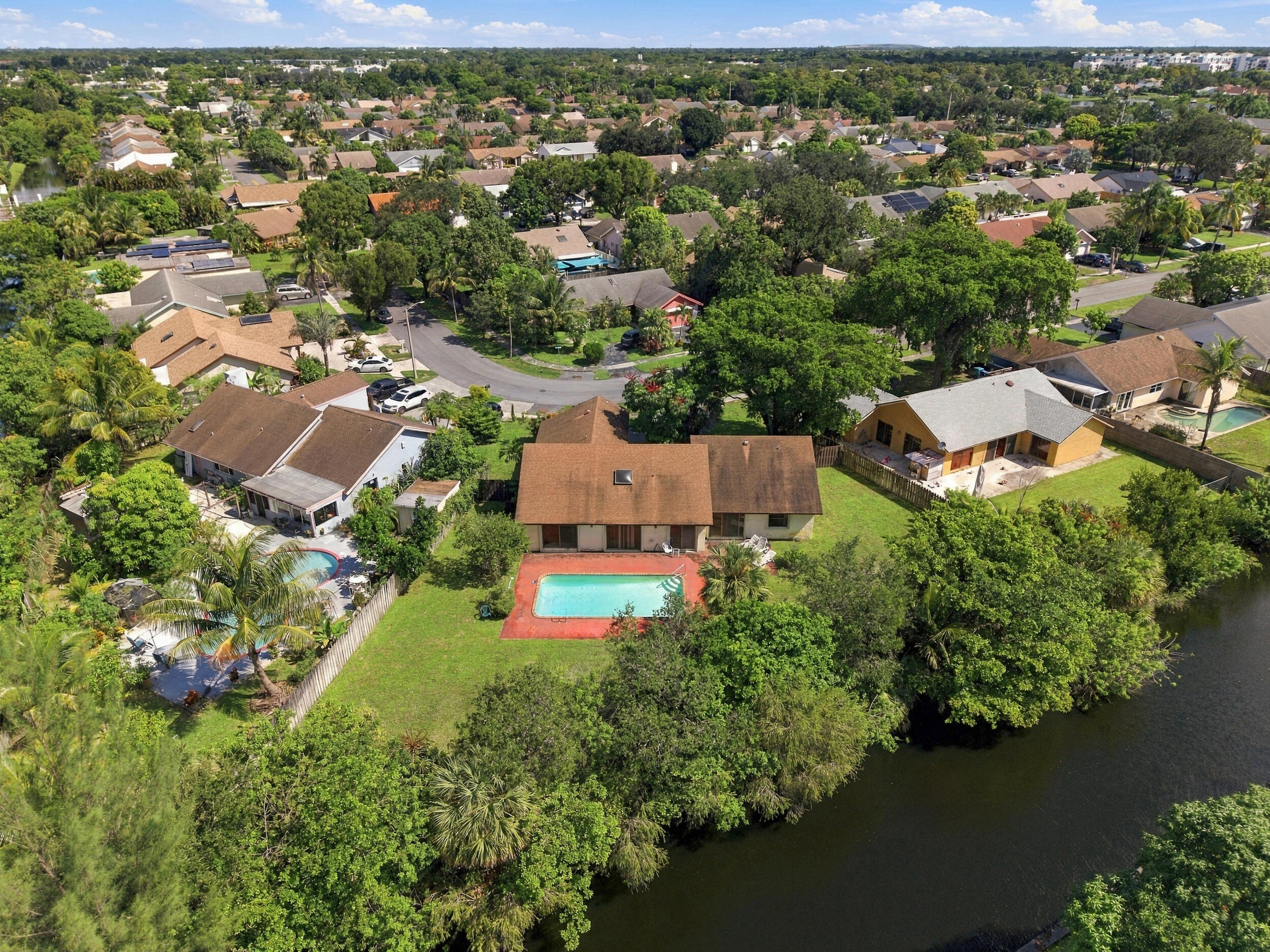 8350 NW 51ST, Lauderhill FL 33351