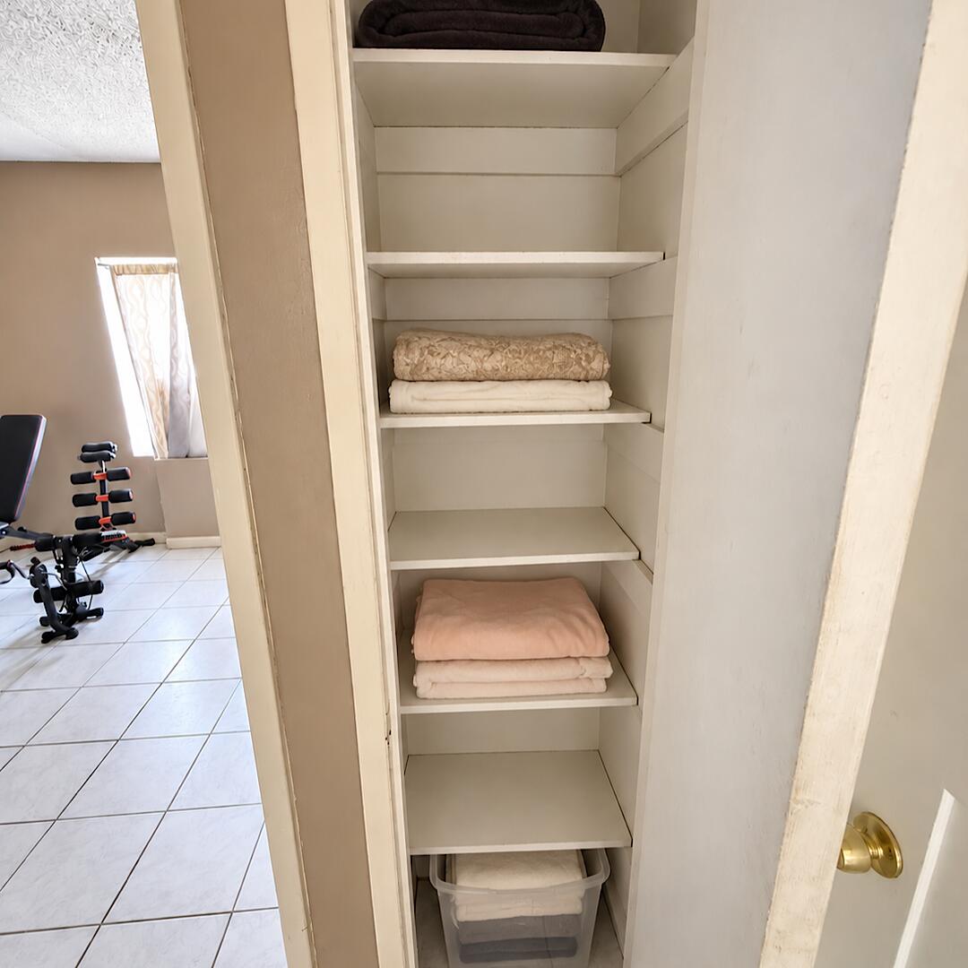 915 RUTLAND, Opa Locka FL 33054