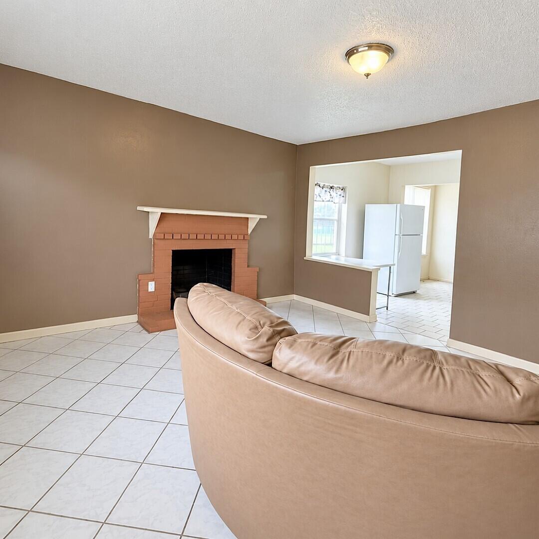 915 RUTLAND, Opa Locka FL 33054