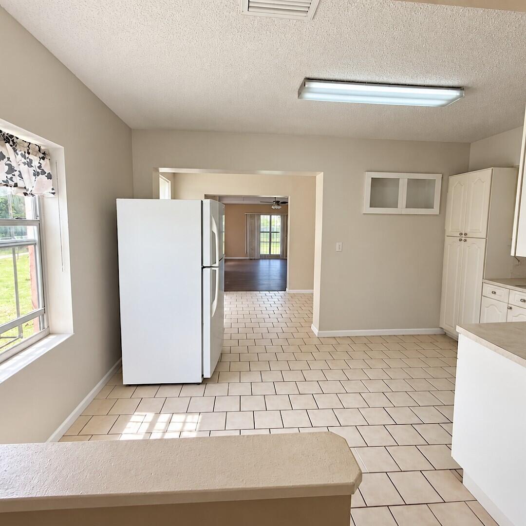 915 RUTLAND, Opa Locka FL 33054