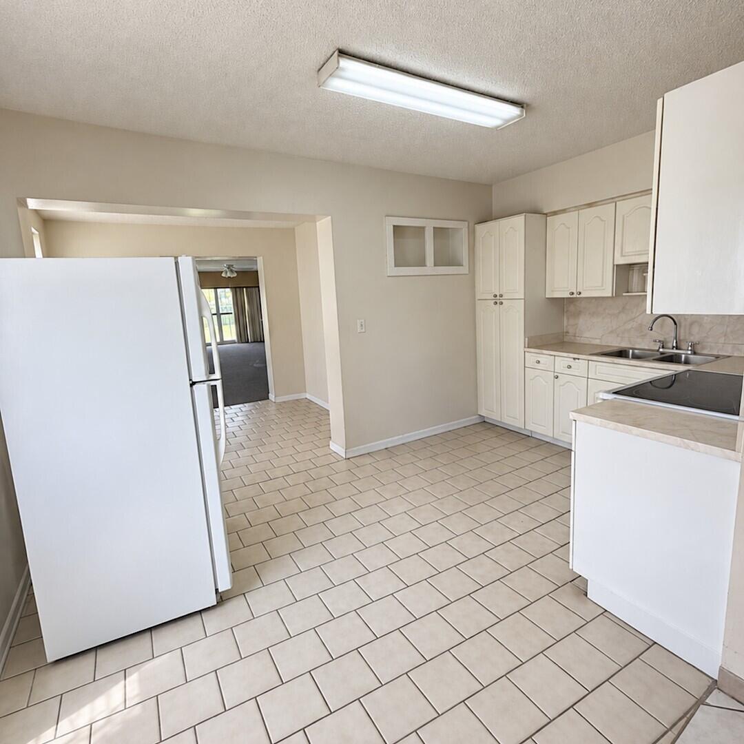 915 RUTLAND, Opa Locka FL 33054