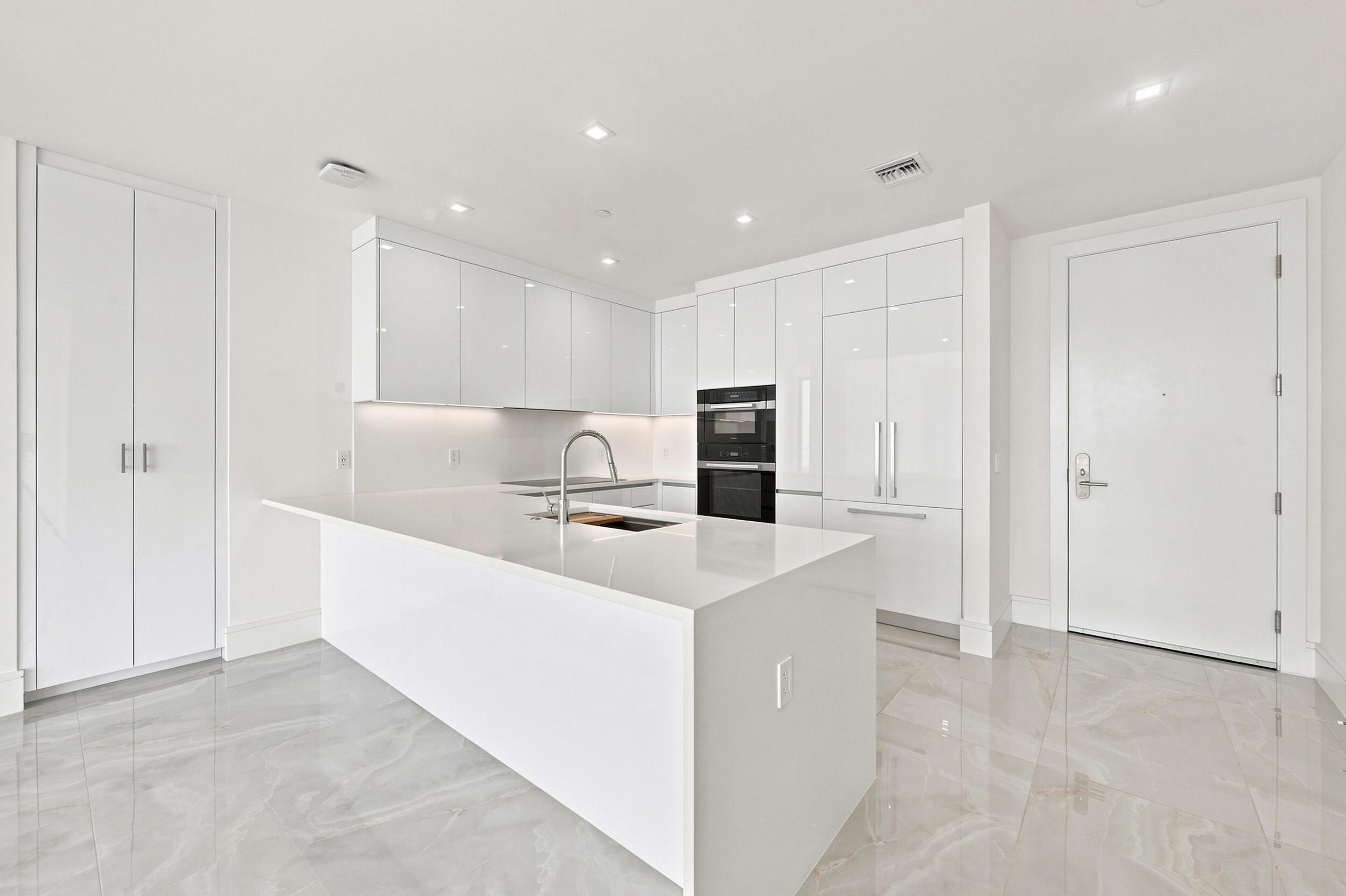 220 Lake Shore #1407, Lake Park FL 33403