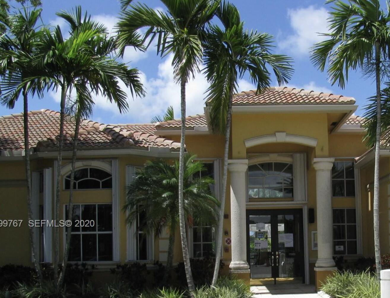 155 NW 96TH #Bldg 2 apt 302, Pembroke Pines FL 33024