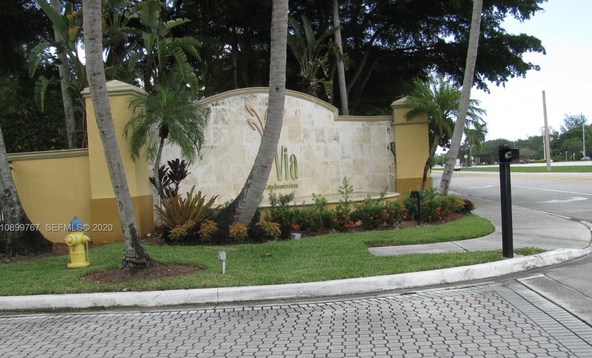 155 NW 96TH #Bldg 2 apt 302, Pembroke Pines FL 33024