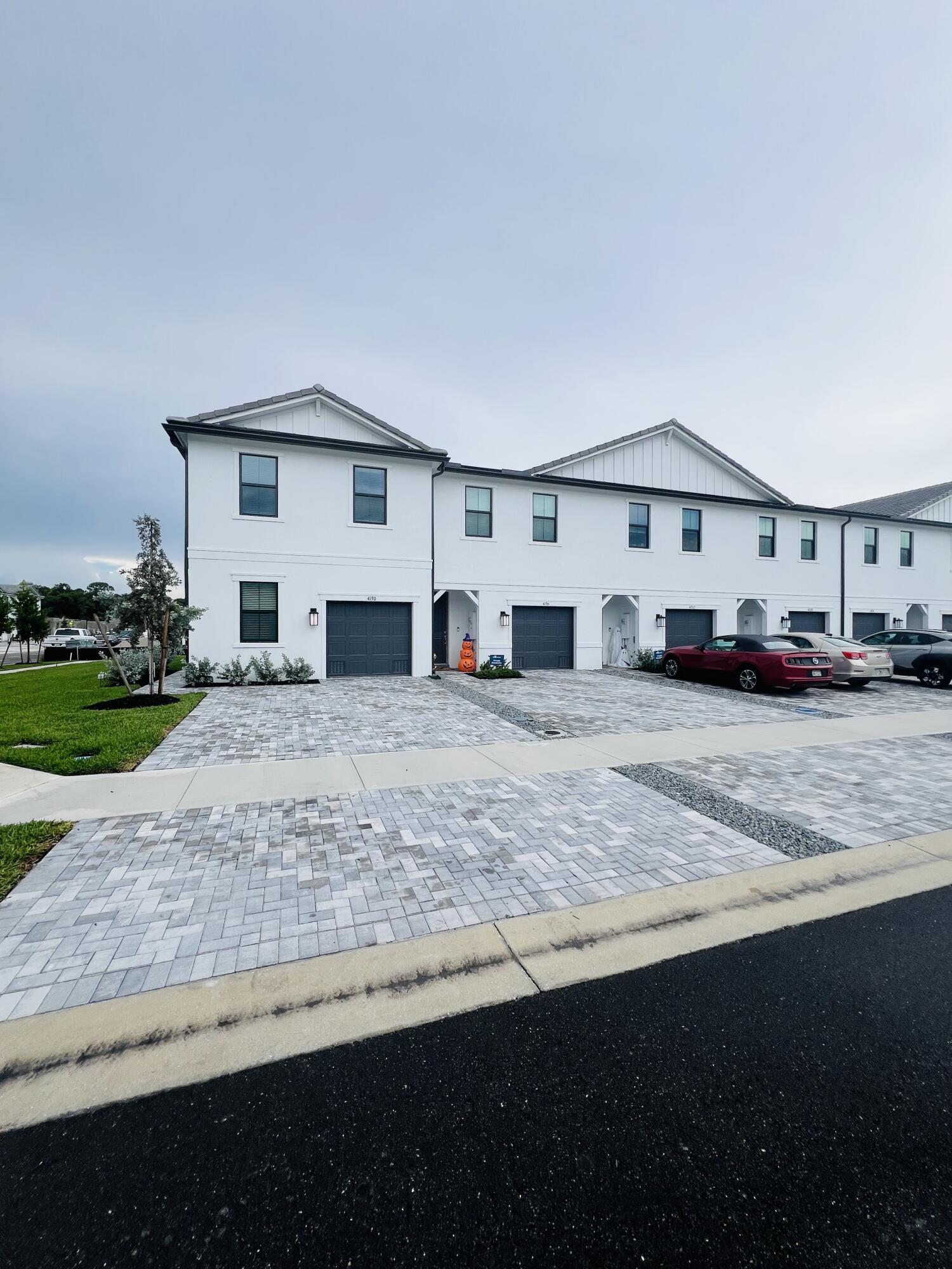 4190 EFENDI, Lantana FL 33462