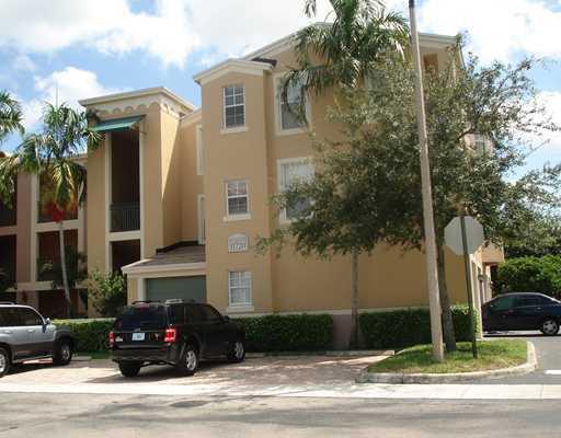 11720 SAINT ANDREWS #208, Wellington FL 33414