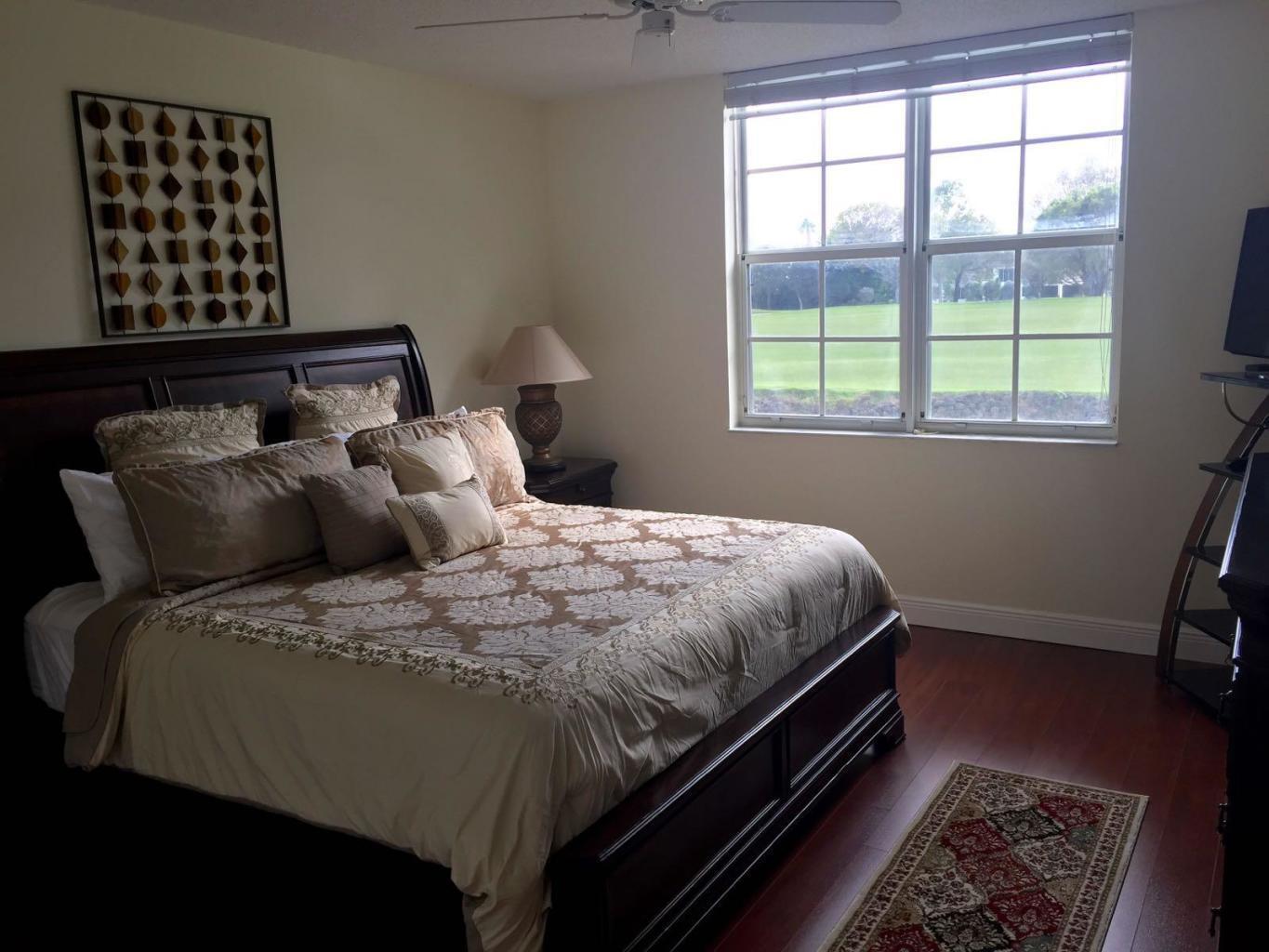 11720 SAINT ANDREWS #208, Wellington FL 33414