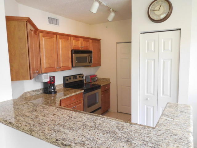 11780 SAINT ANDREWS #201, Wellington FL 33414