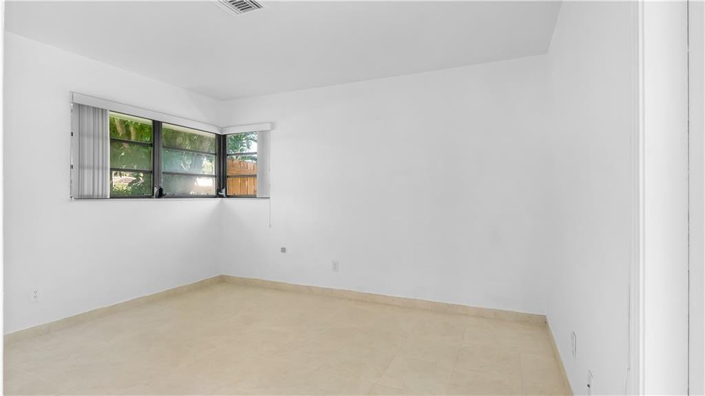 2161 NE 35TH, Lighthouse Point FL 33064