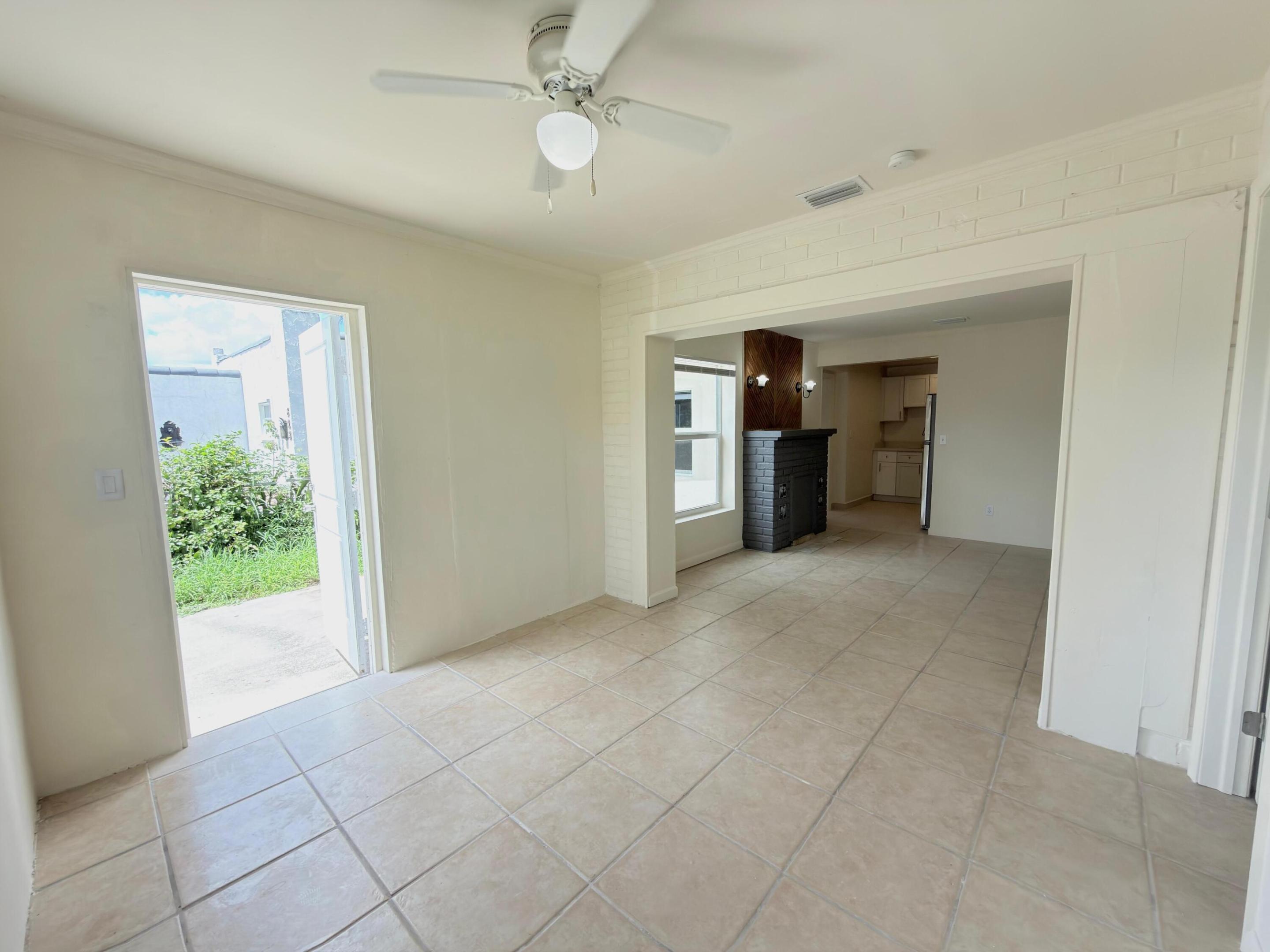 815 BAYBERRY, Lake Park FL 33403